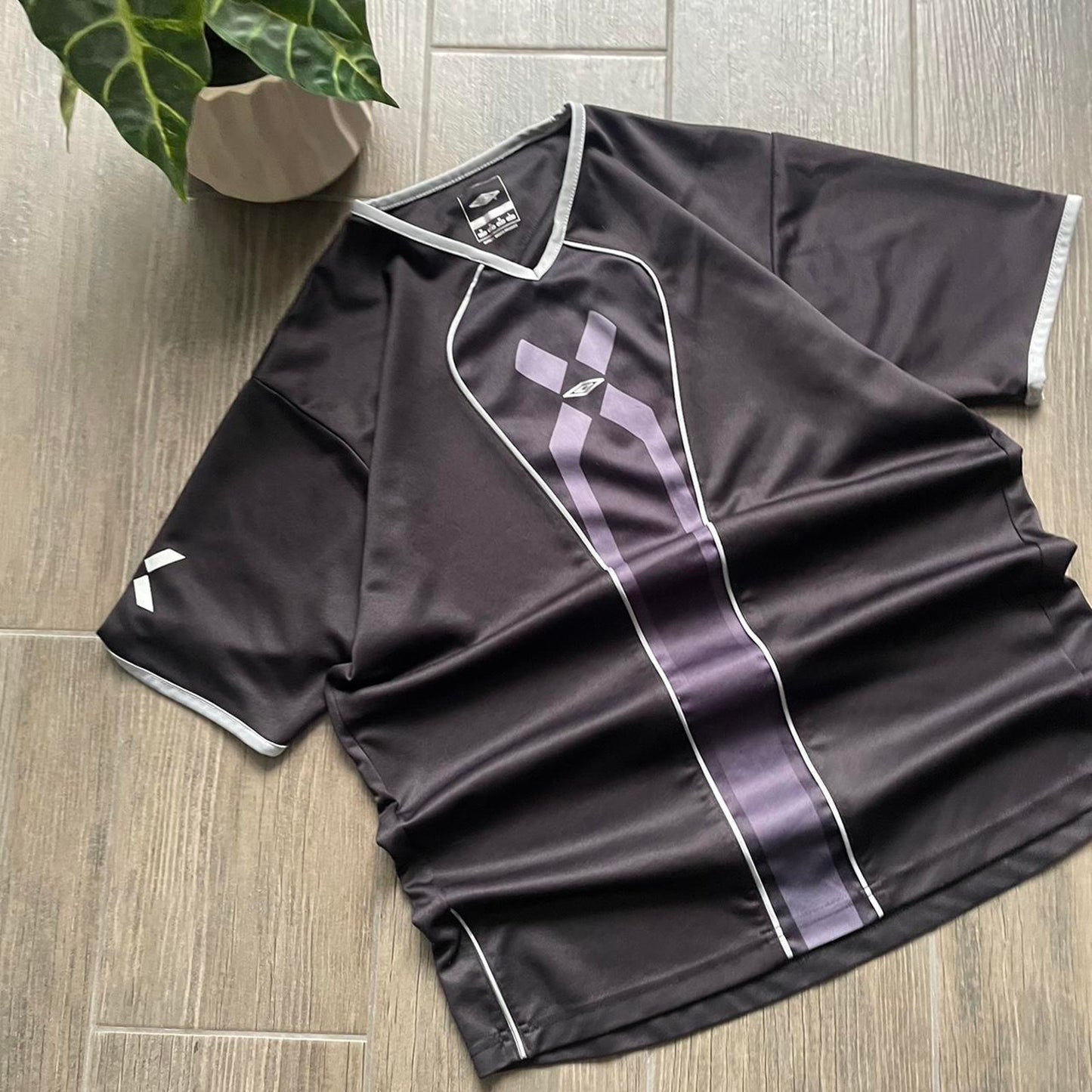 Umbro black jersey vintage baggy y2k streetwear M tee