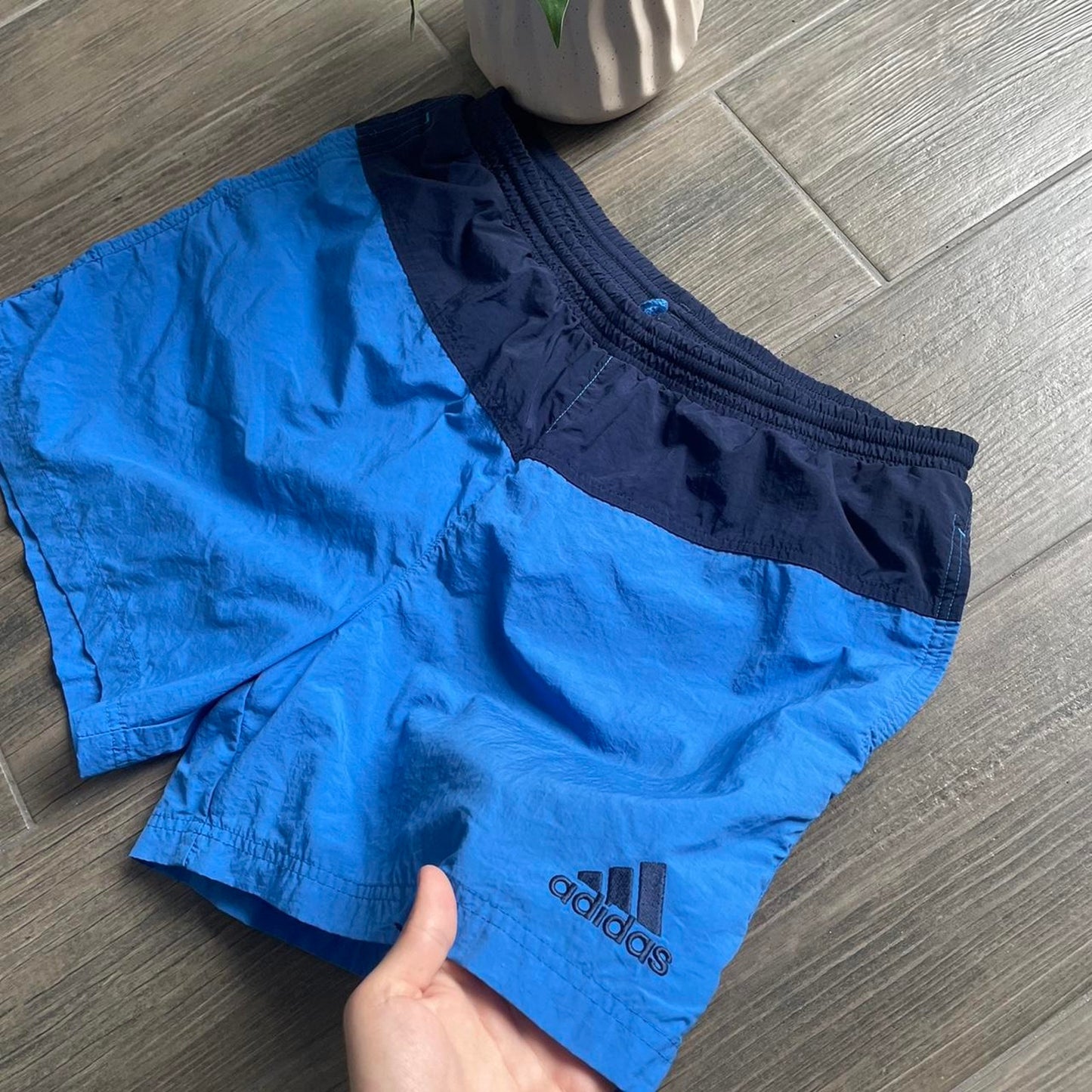 Adidas vintage baggy sport shorts