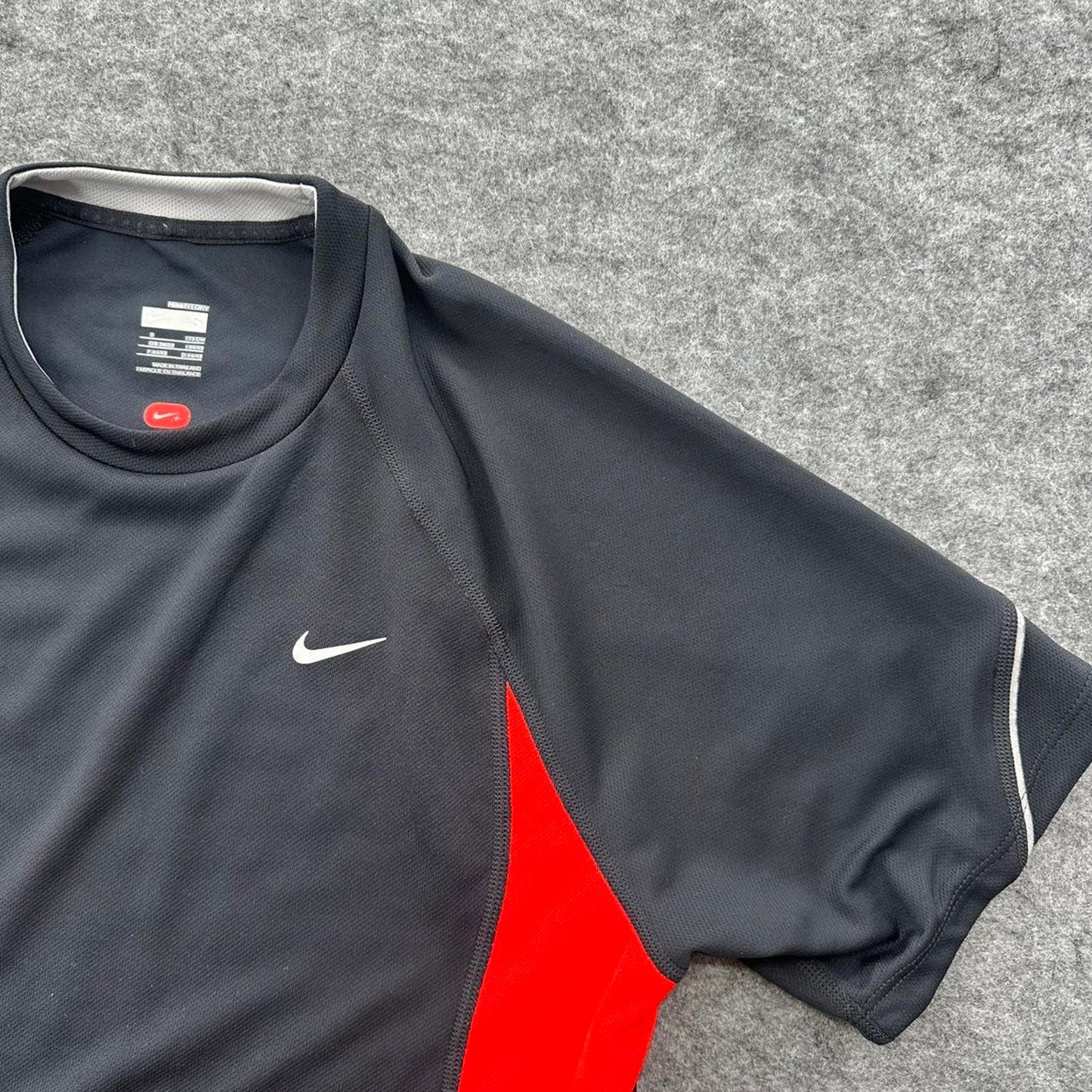 Nike dri fit black red