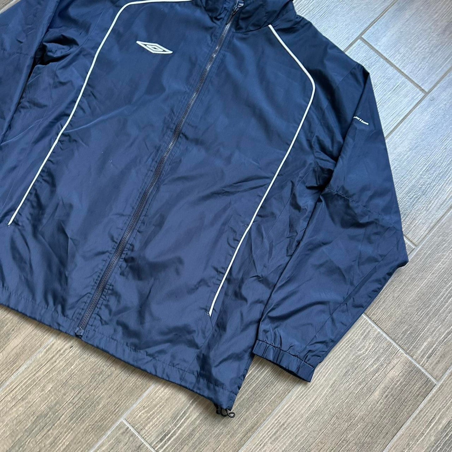 Umbro navy waterproof L light jacket