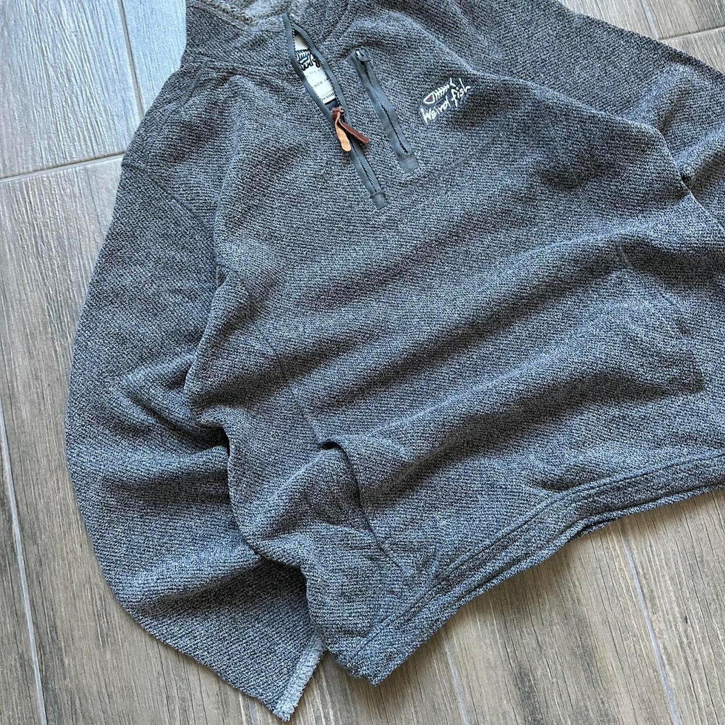 Weird Fish grey M Y2K baggy surf jumper