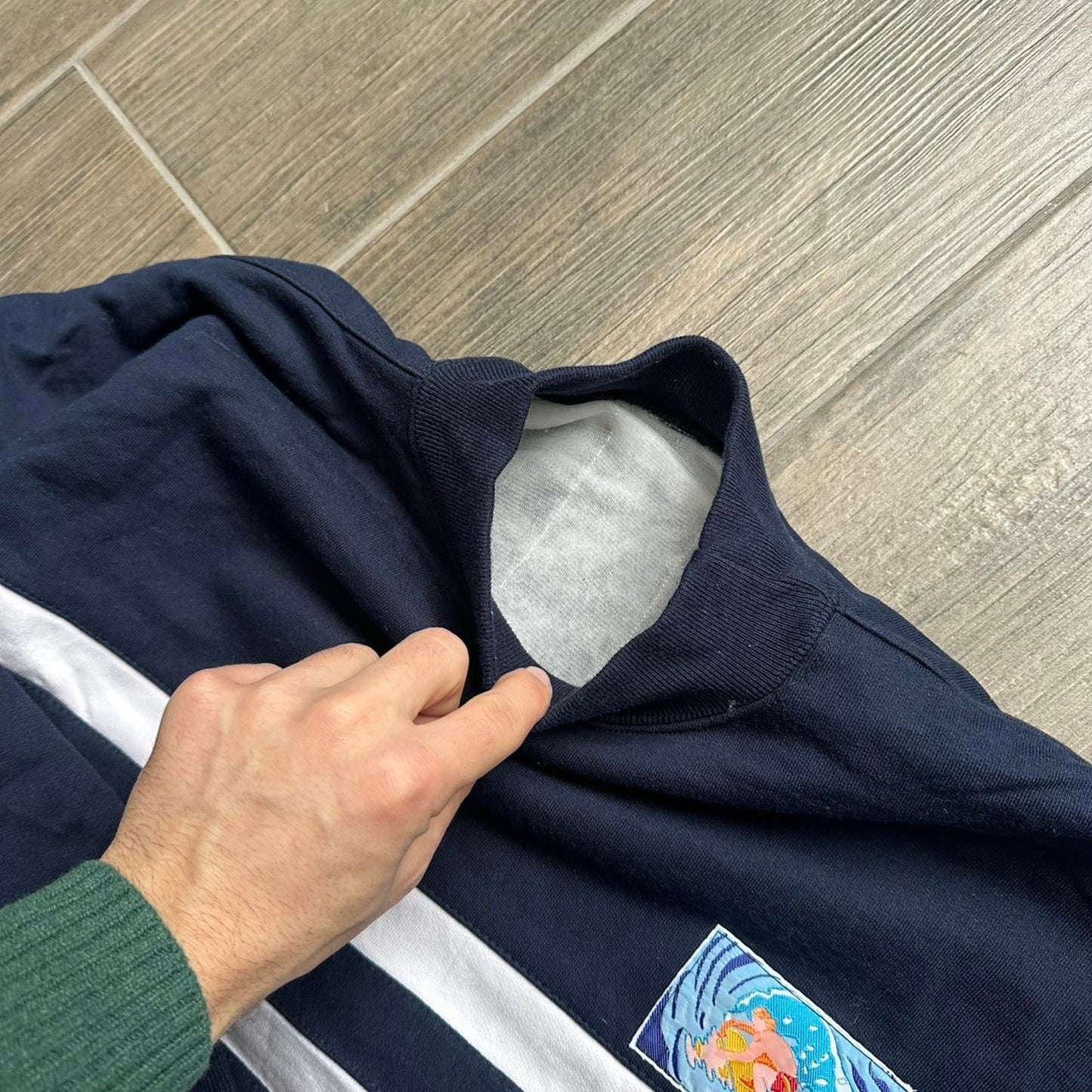 Vintage surf style 90s sweatshirt