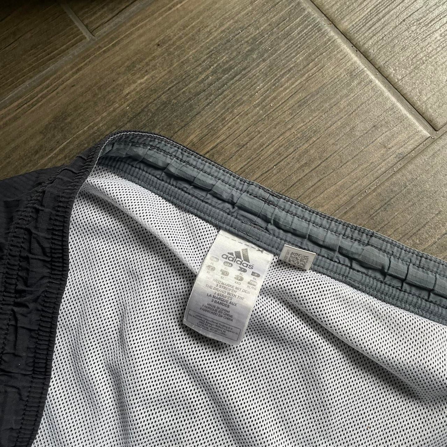 Adidas nylon vintage baggy shorts