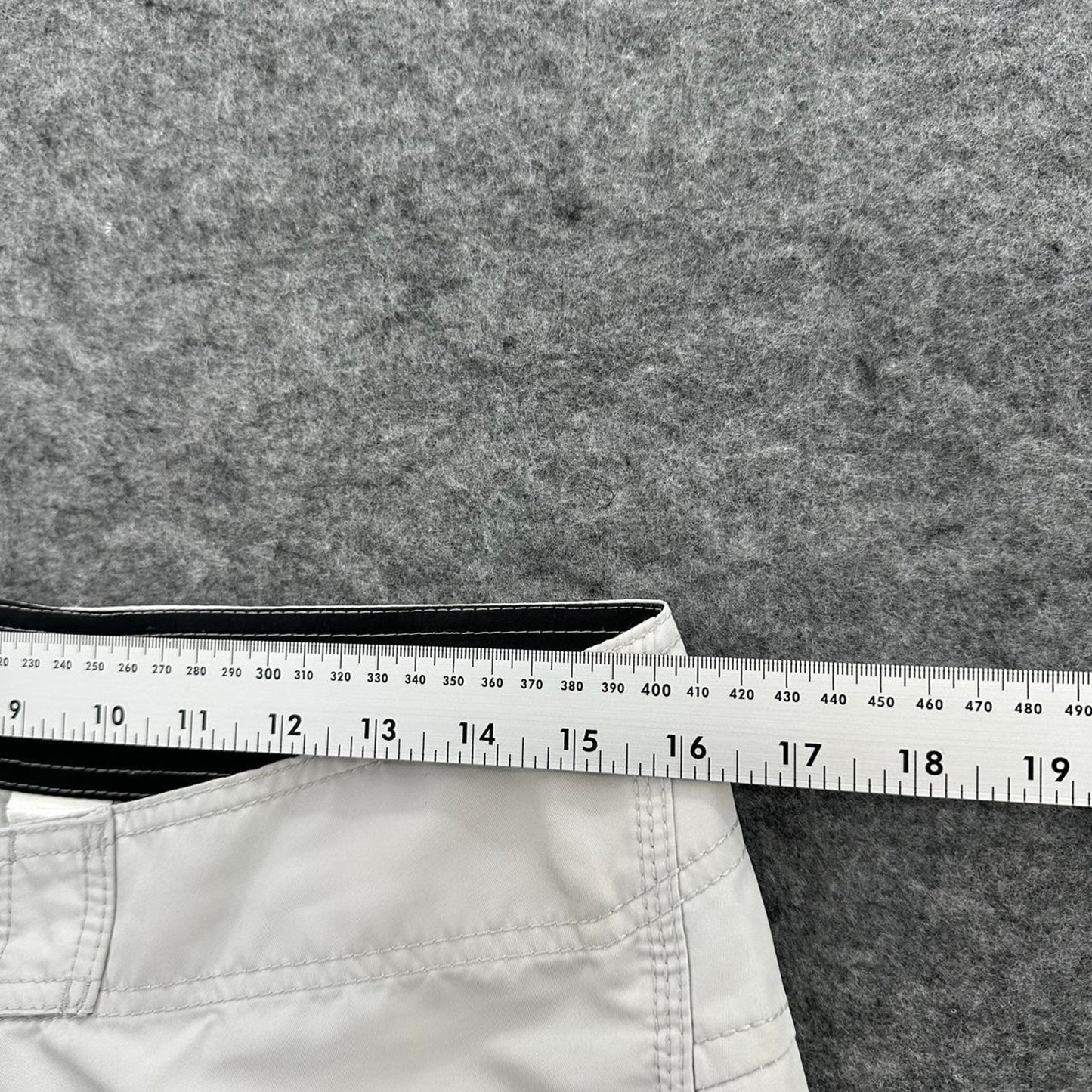 Quiksilver white board shorts with