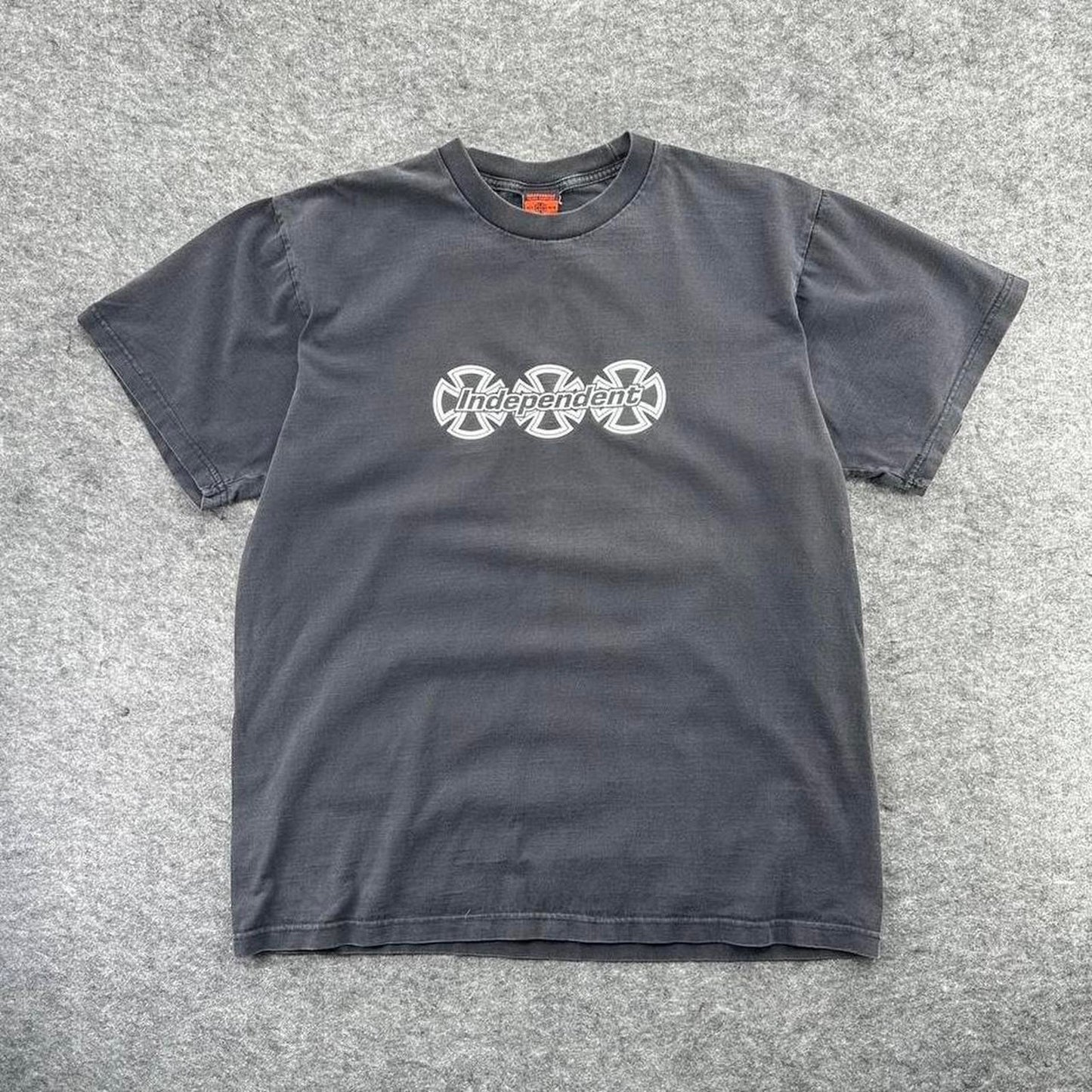 Y2k independent skateboards t shirt with