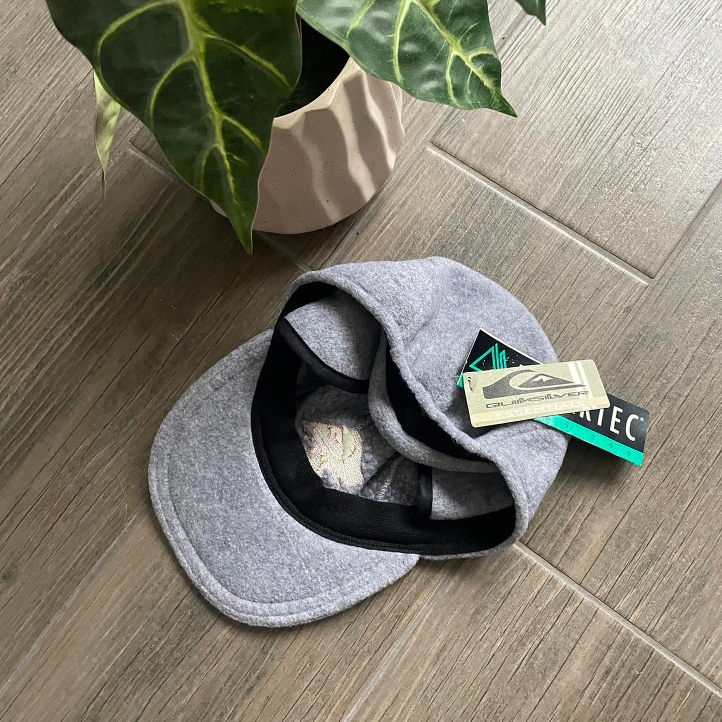 Quiksilver polar y2k 90s hat