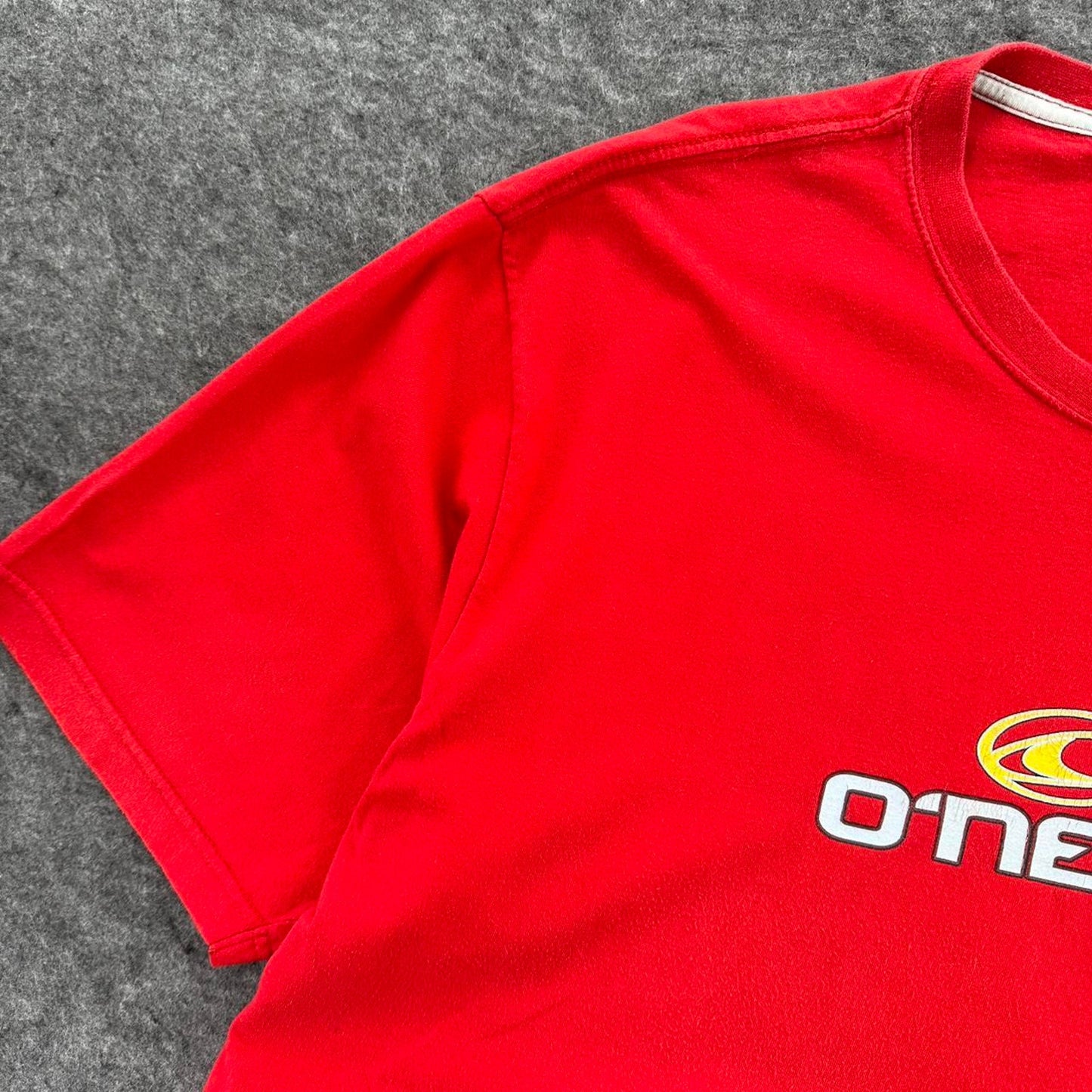Oneill red surf tee size