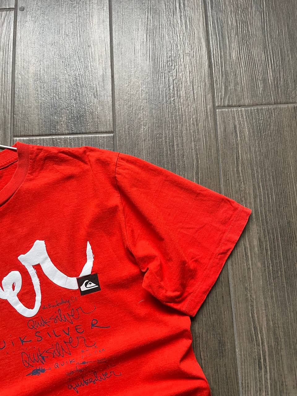 Quiksilver red big logo surf t-shirt