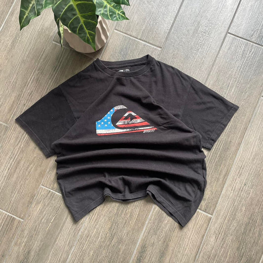 Quiksilver y2k japanese style vintage tee