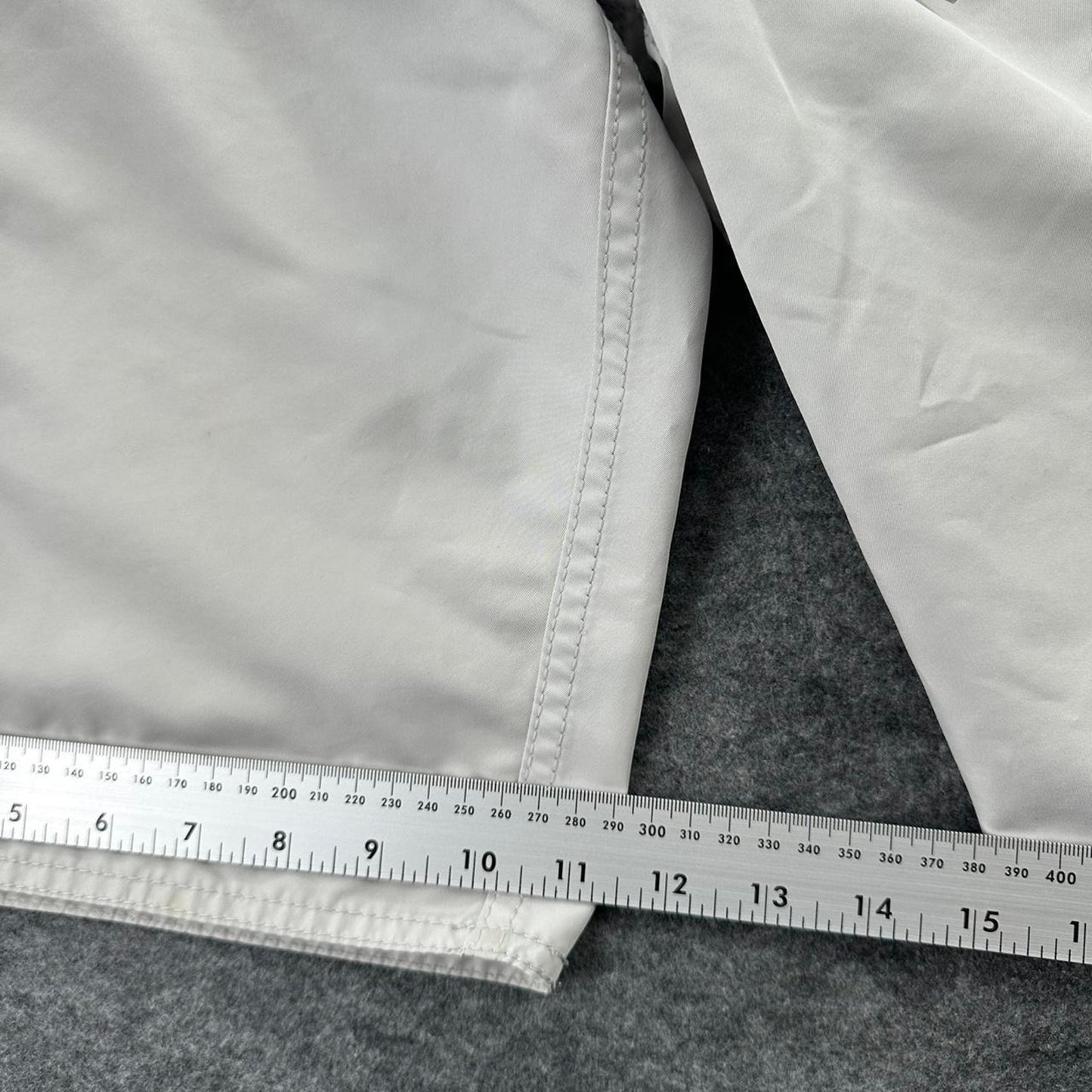 Quiksilver white board shorts with