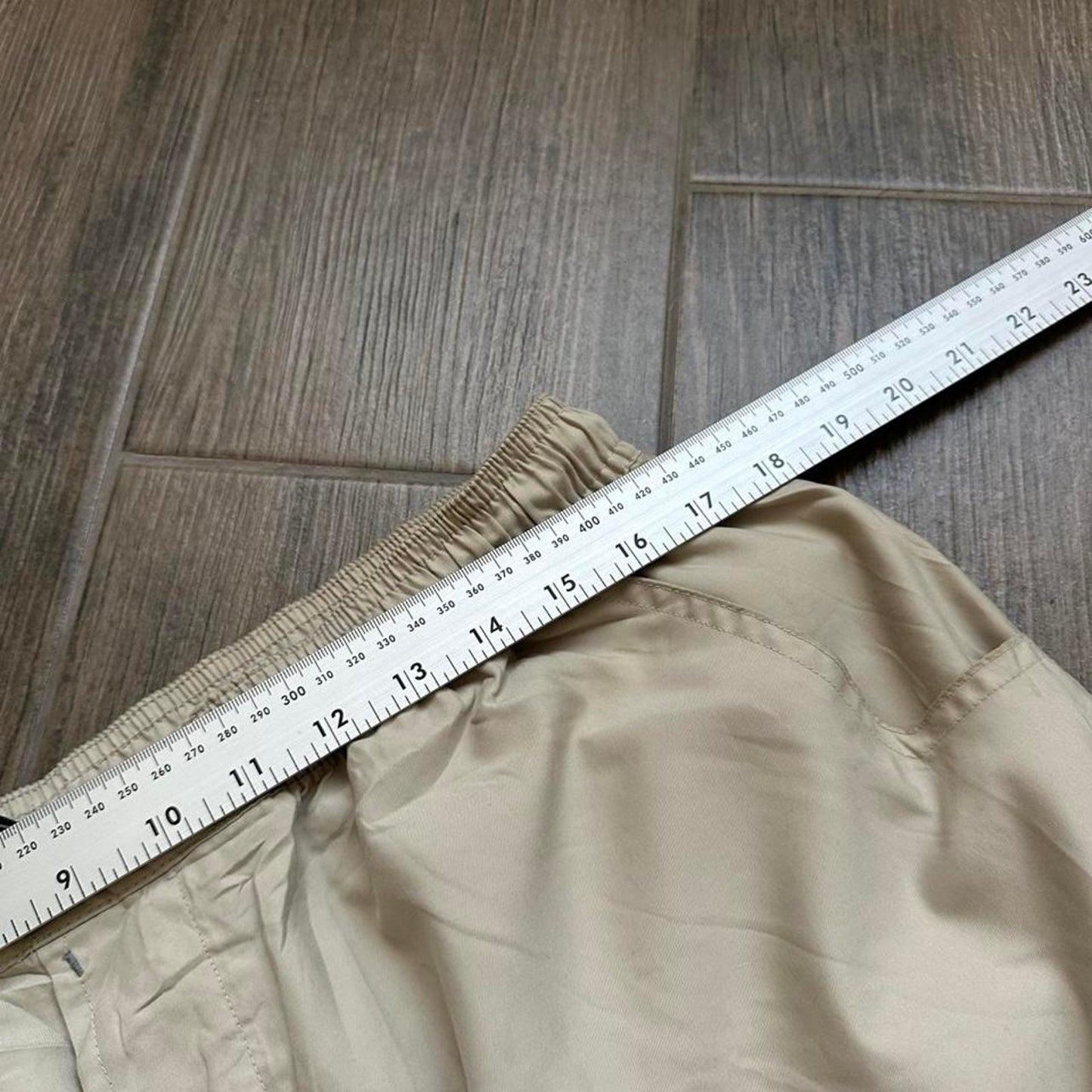Quiksilver Vintage 90s tan cargo shorts with adjustable waist