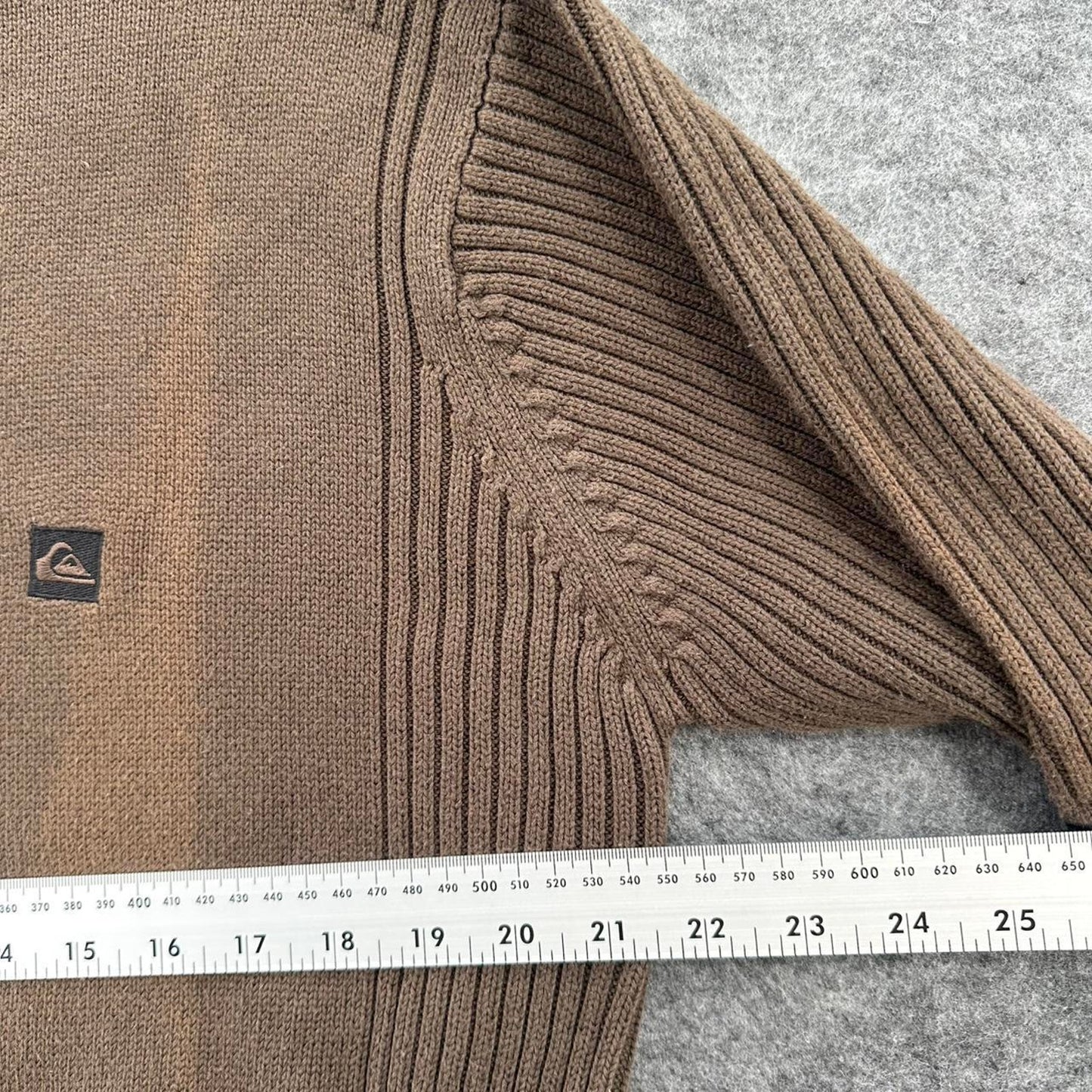 Quiksilver knitted brown sweater