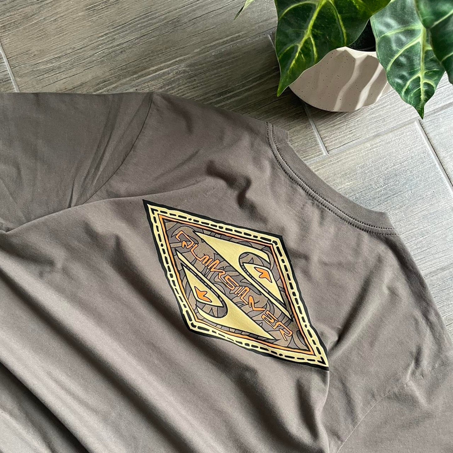 Quiksilver brown big logo surf cotton t-shirt M