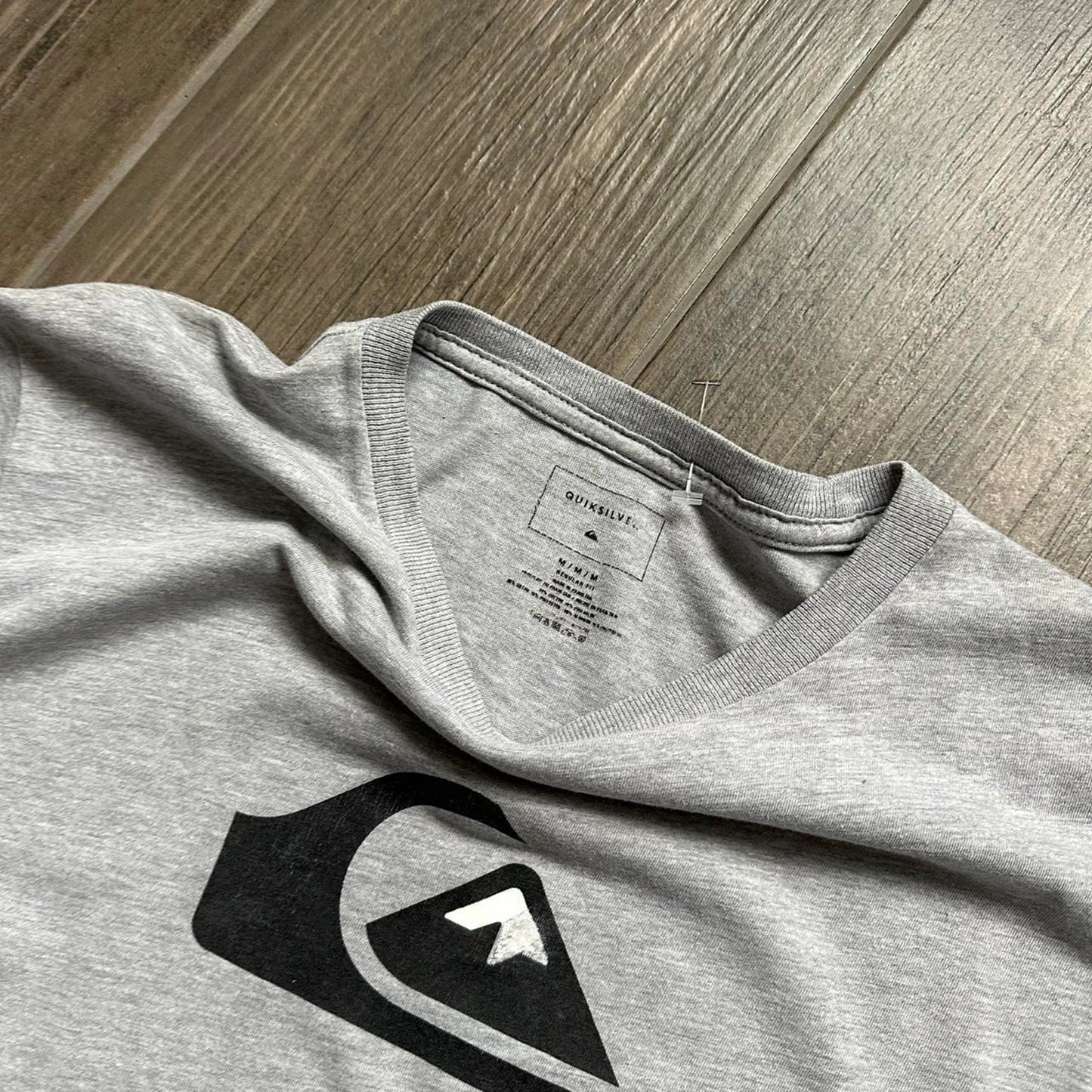 Quiksilver grey t shirt with black