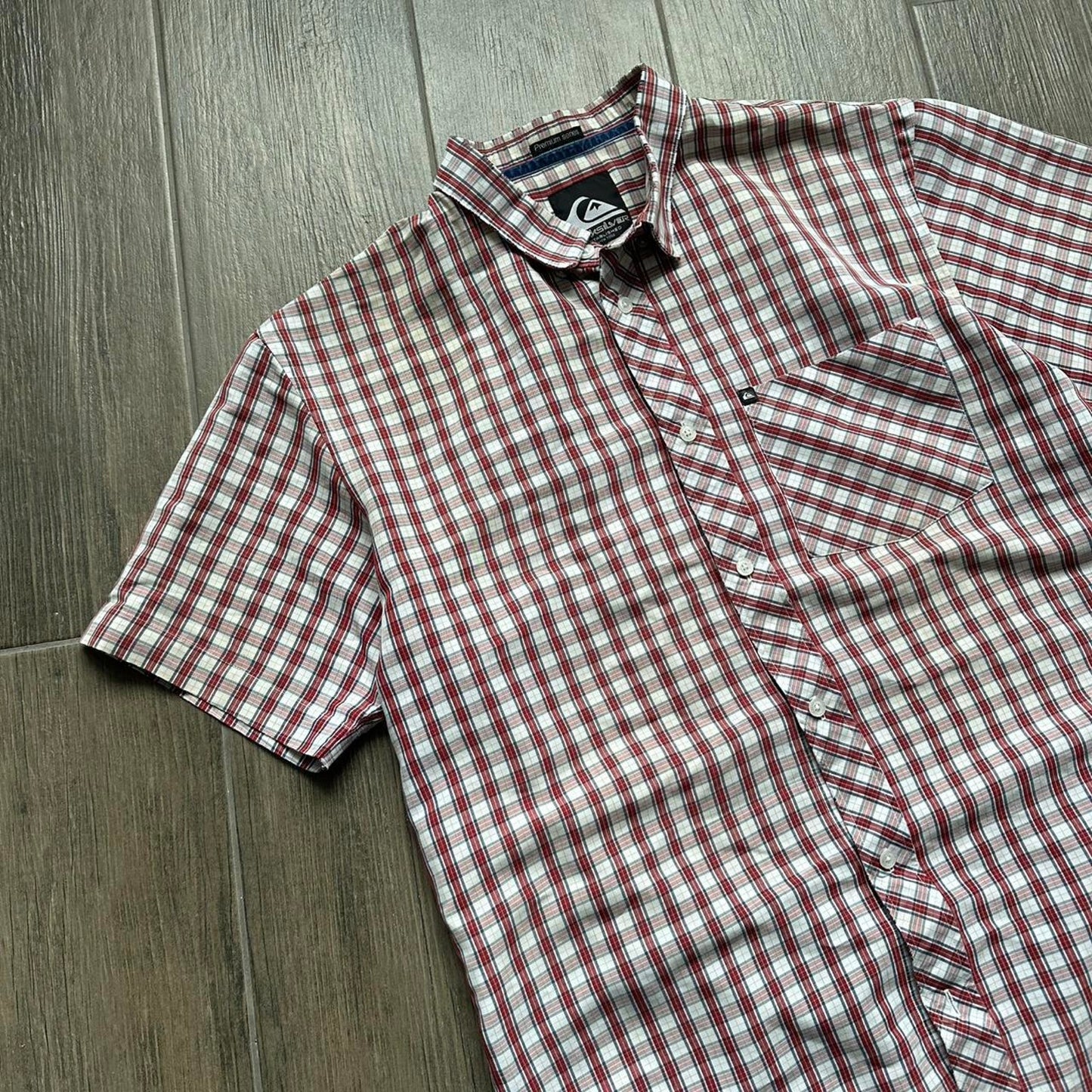 Quiksilver red white checkered