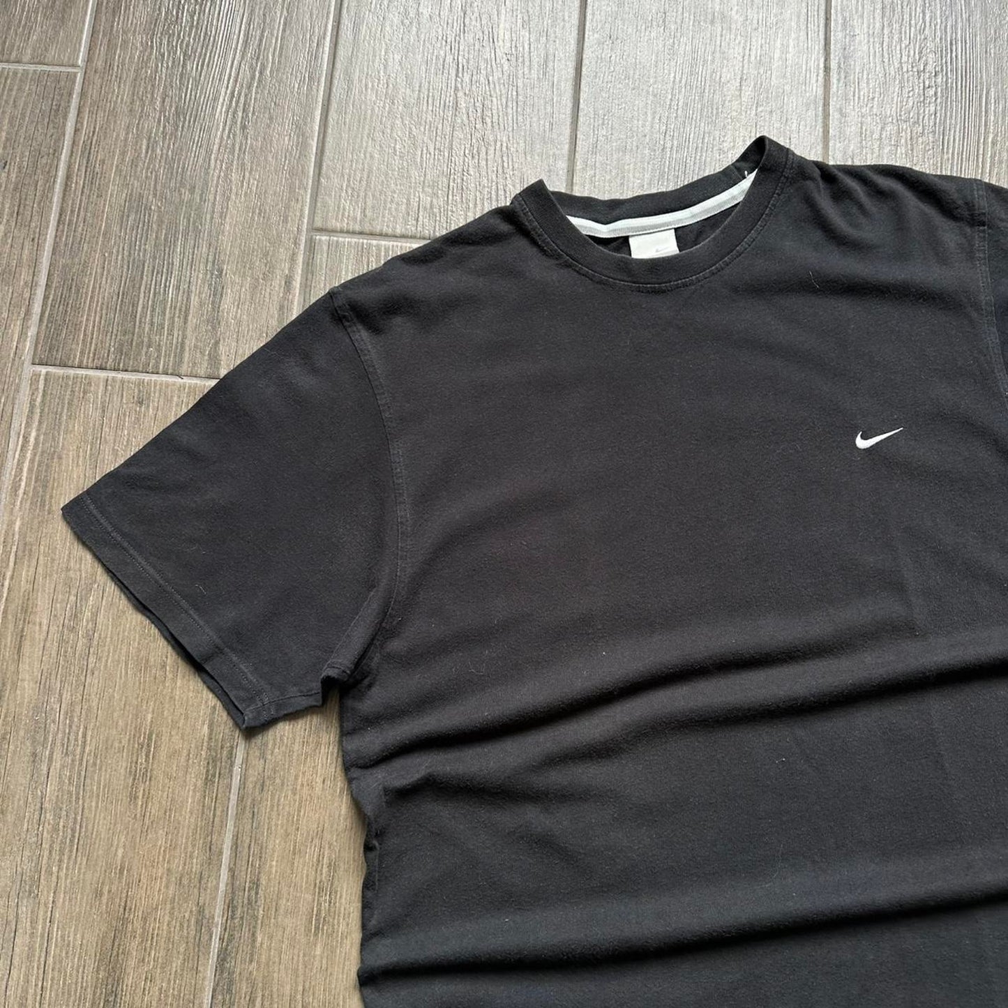 Black nike y2k t-shirt