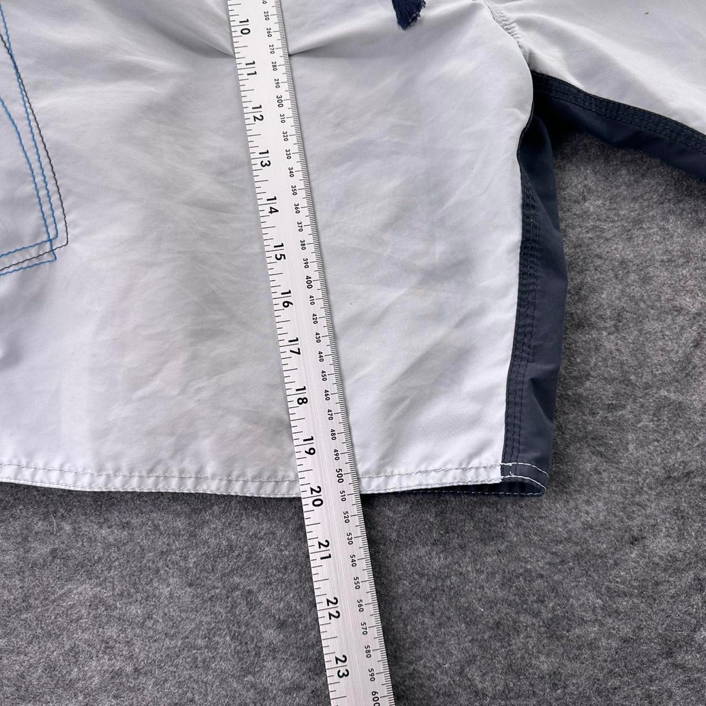 Quiksilver white board shorts with