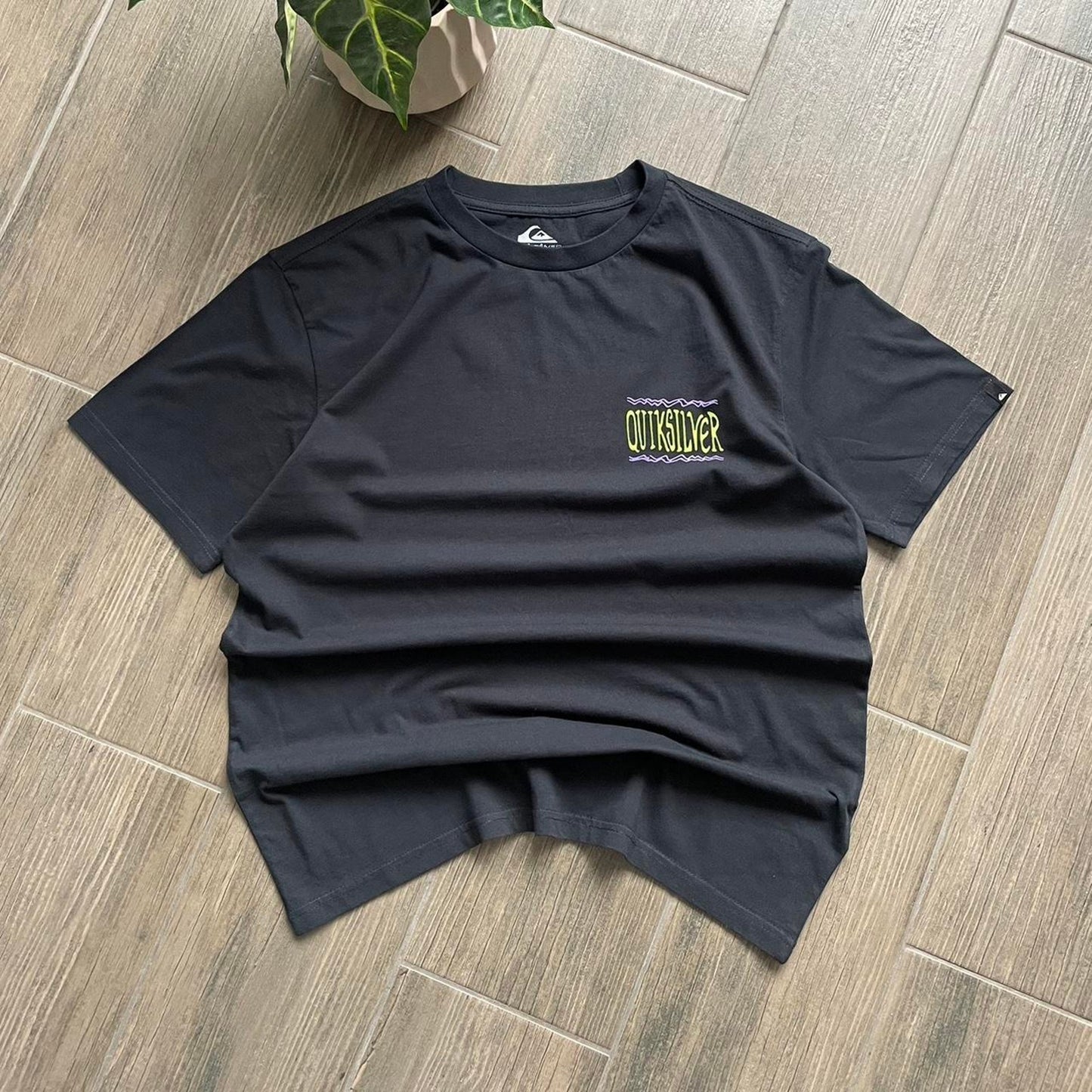 Quiksilver black big logo surf cotton t-shirt M