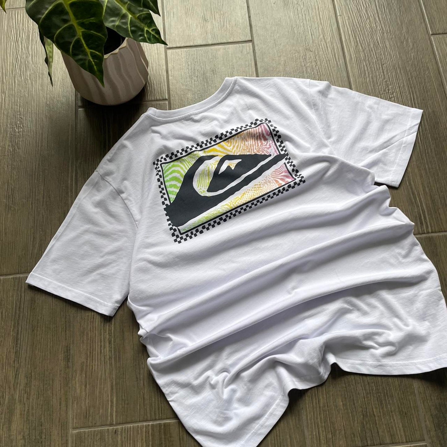 Quiksilver white big logo surf cotton t-shirt M