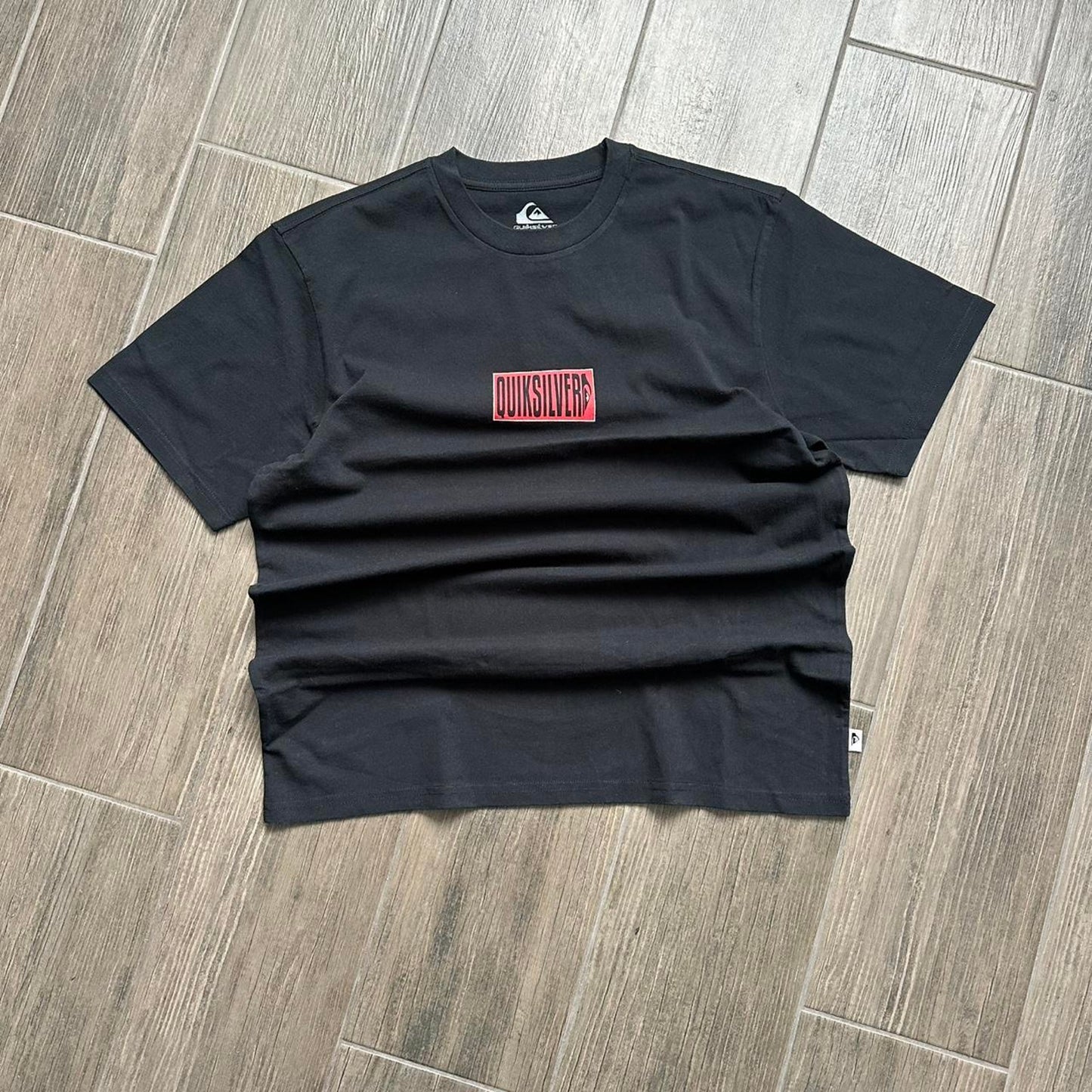 Quiksilver black surf tee