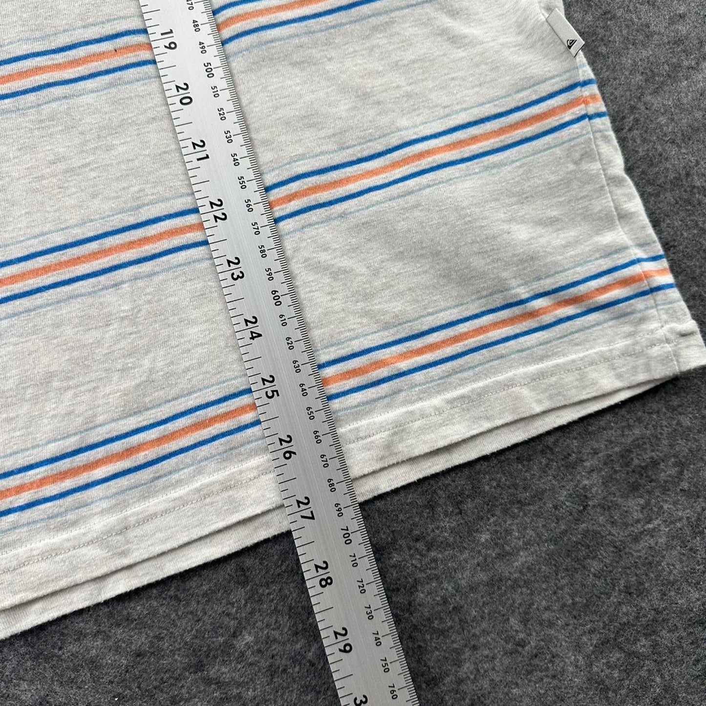 Quiksilver grey striped t shirt size