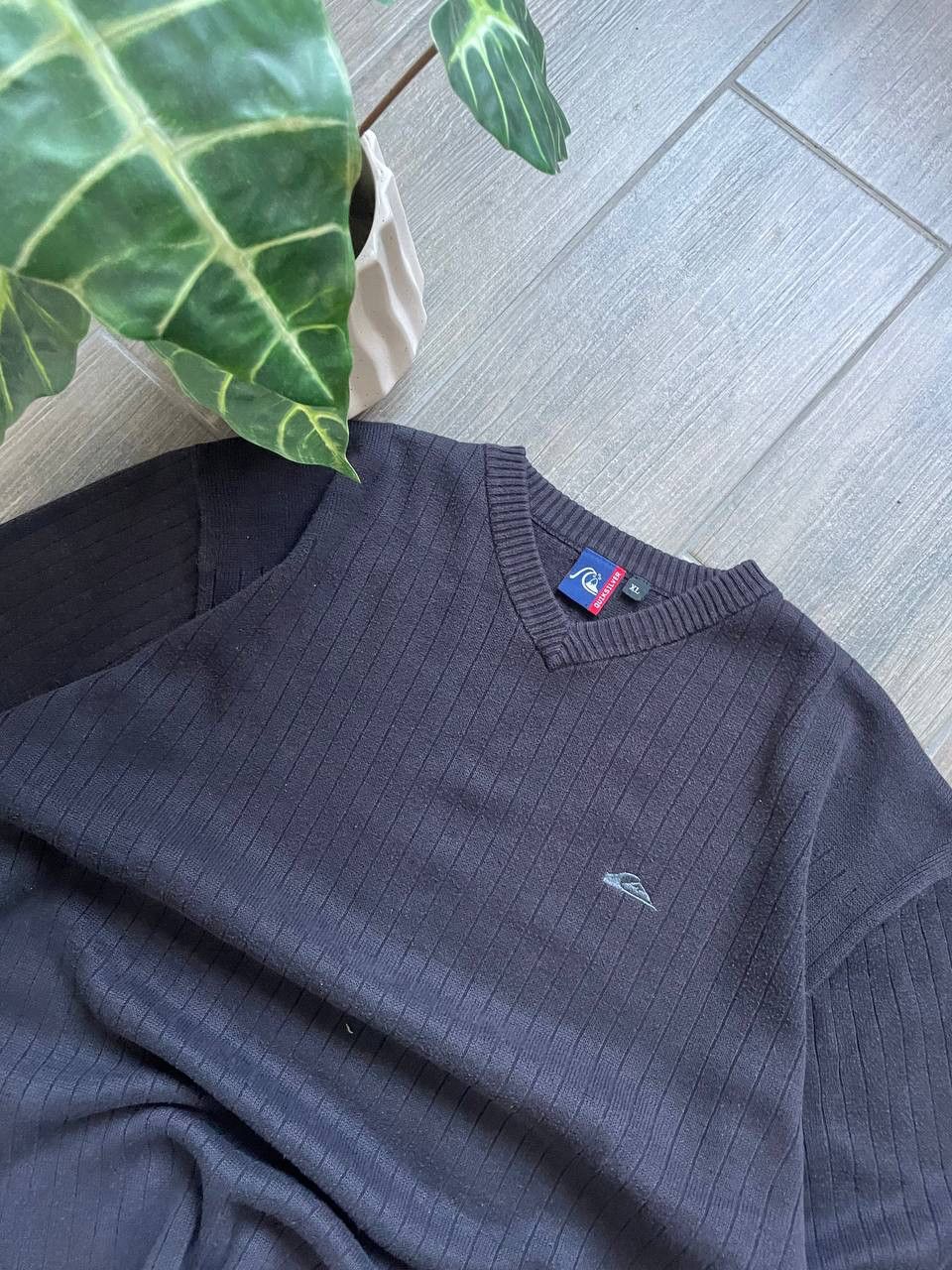 Quiksilver black v neck vintage jumper