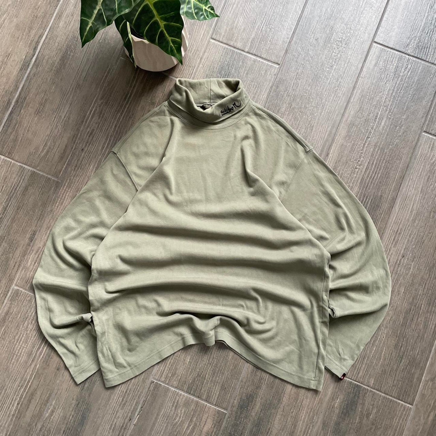 Quiksilver khaki baggy surf wear vintage L golf tee