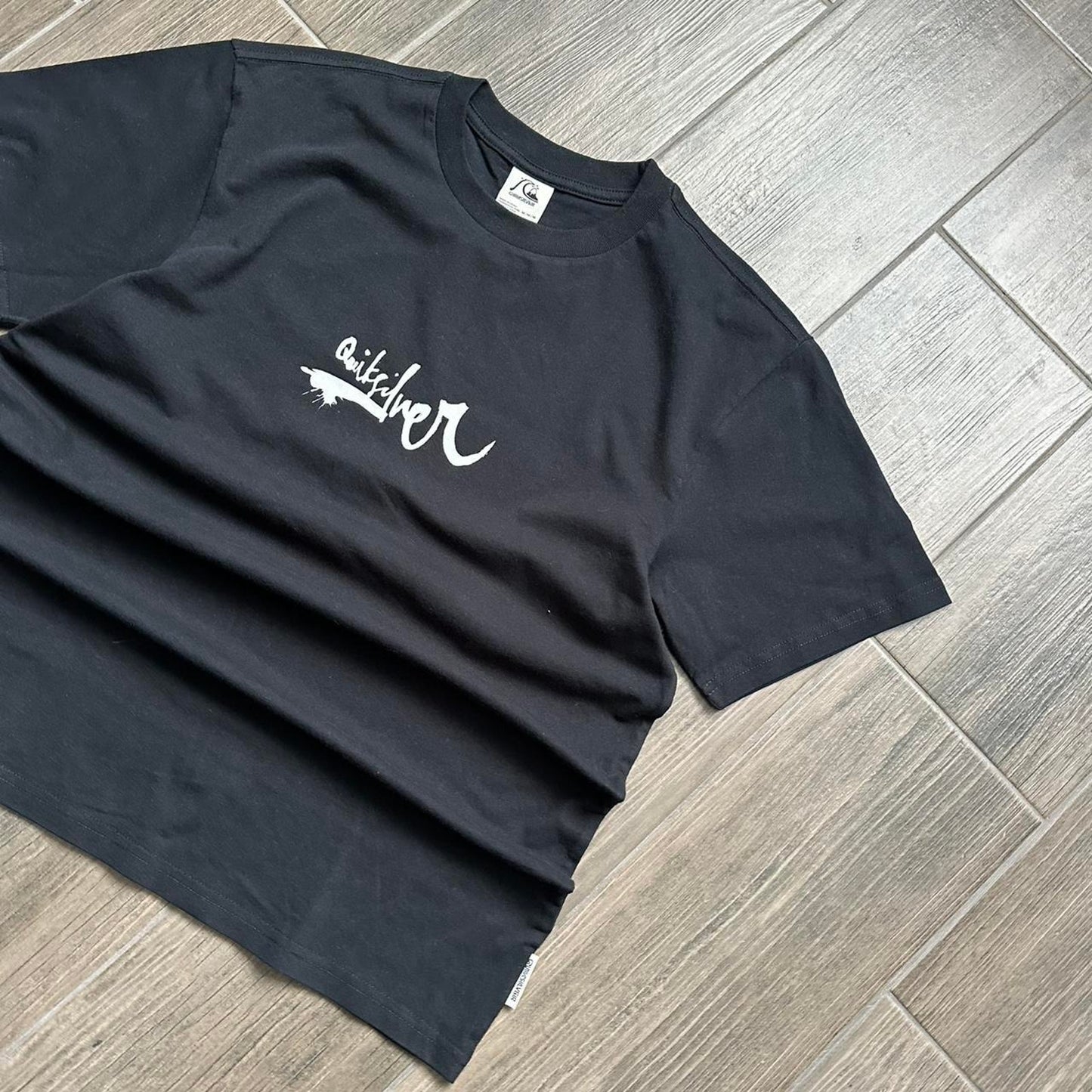 Quiksilver black surf tee
