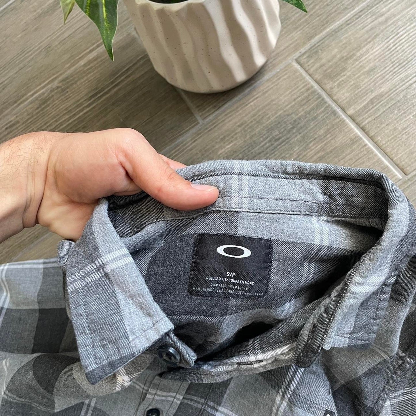 Oakley flannel y2k grey shirt