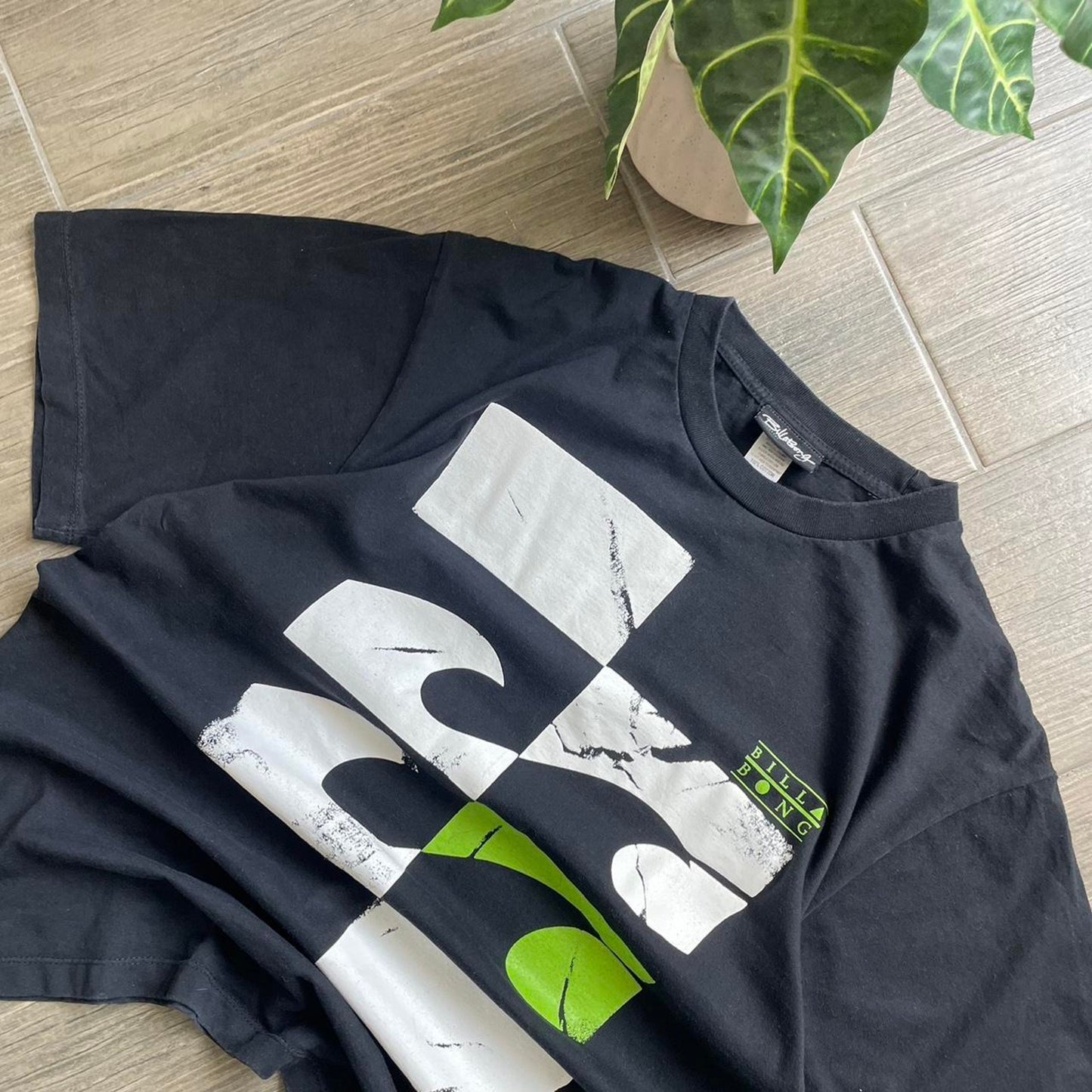 Billabong black summer y2k surf baggy tee