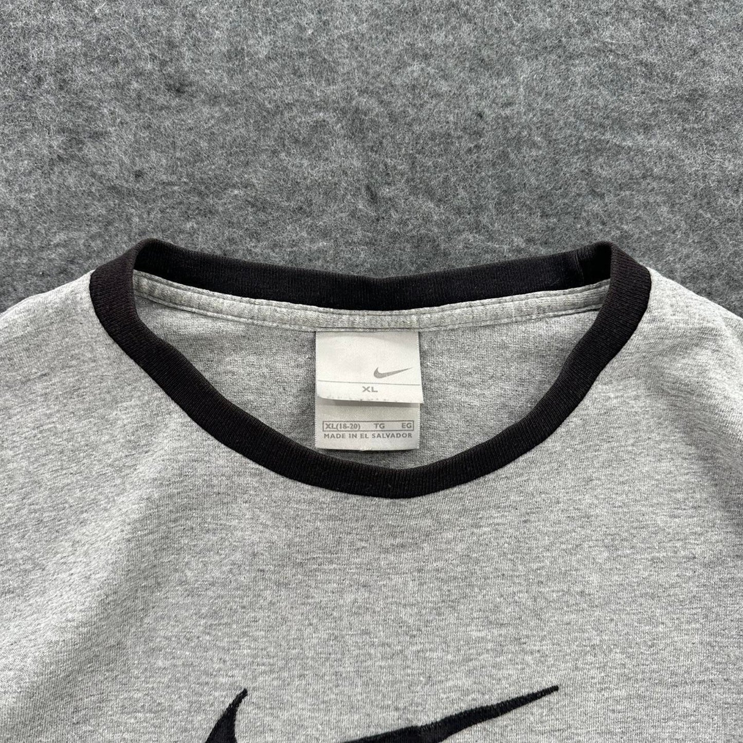 Y2k nike center swoosh gray