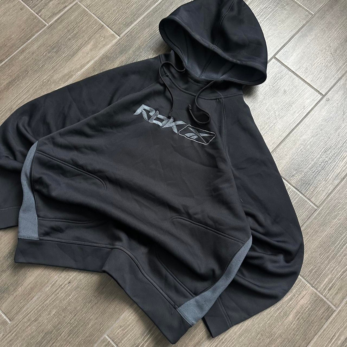 Reebok black boxy fit y2k XL hoodie