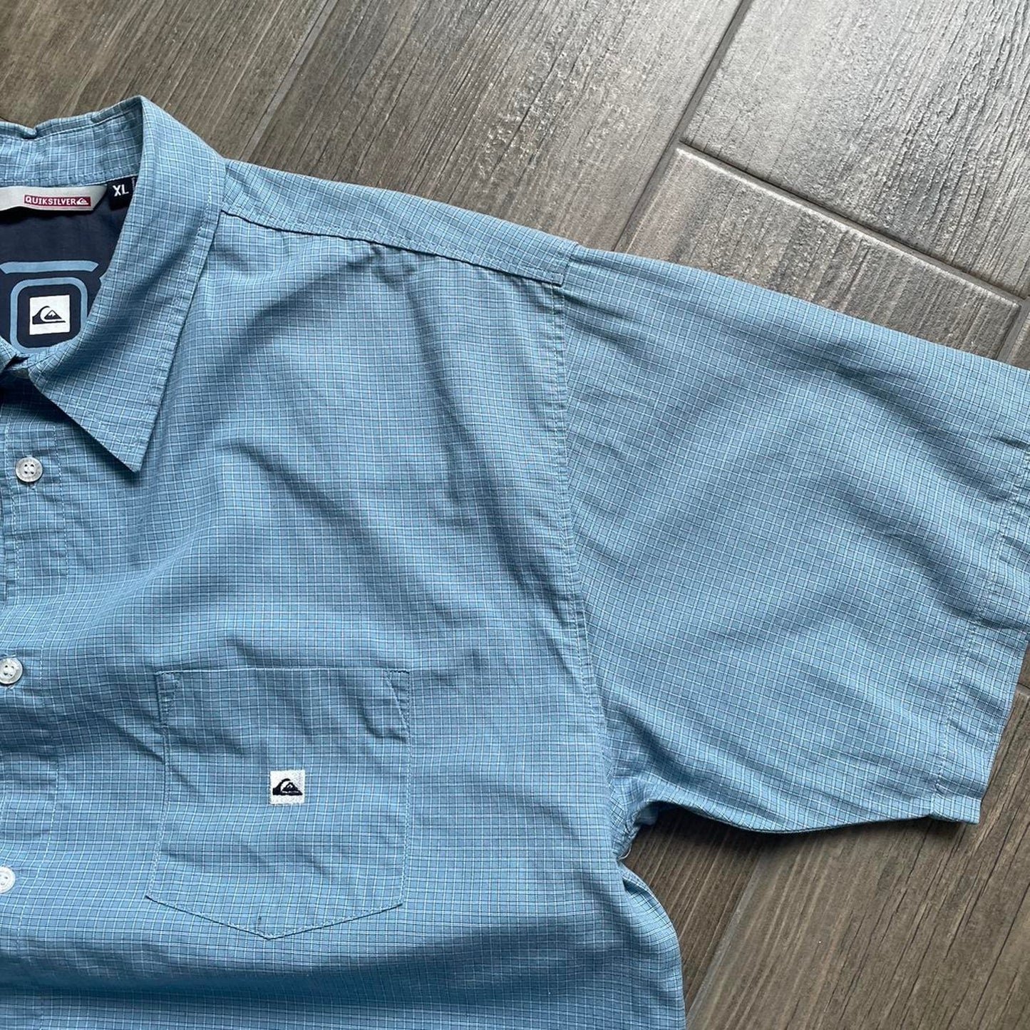 Quiksilver Hawaii style summer surf shirt