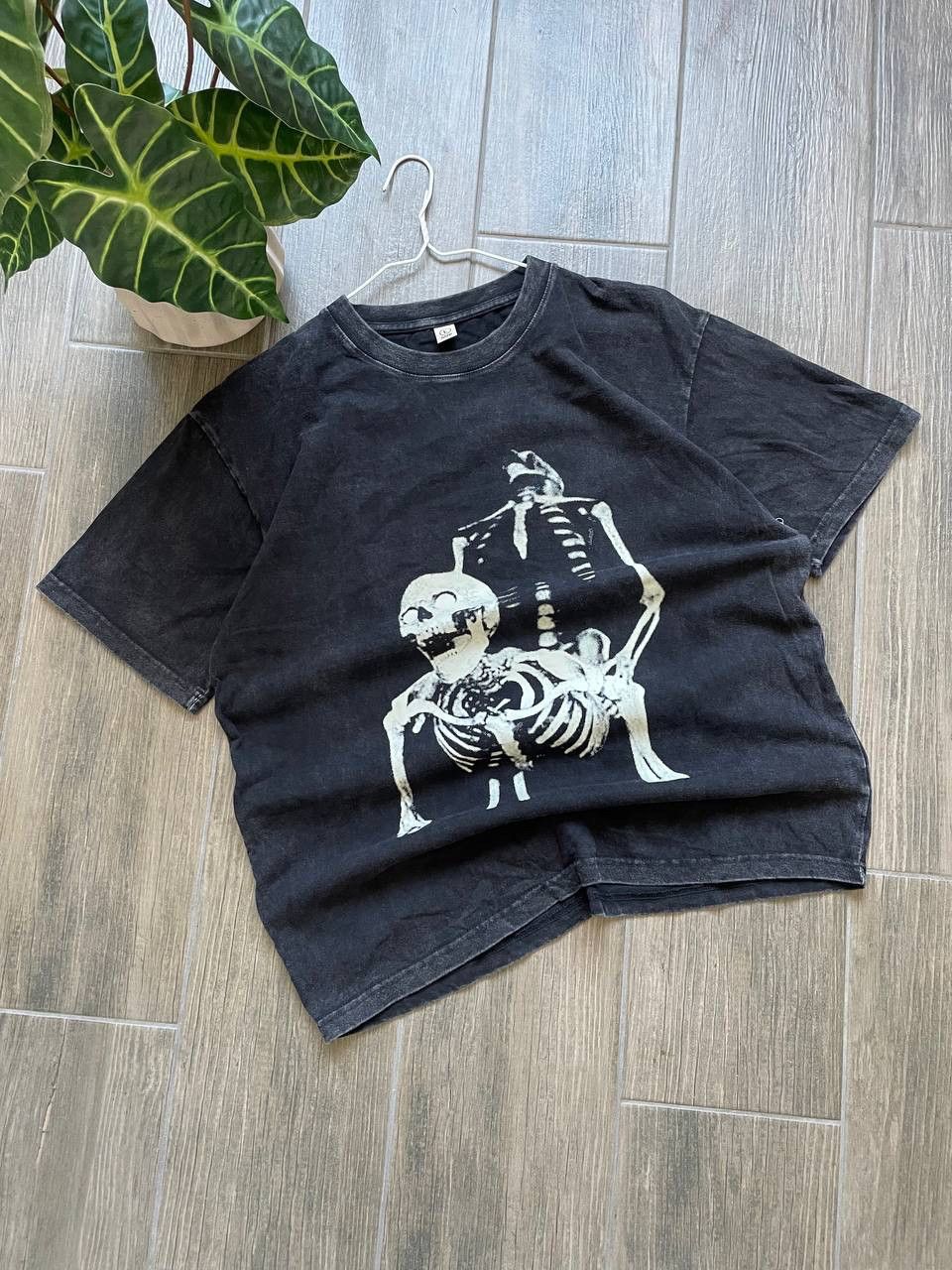 Skeleton Fun Graphic Print Fade Style T-Shirt