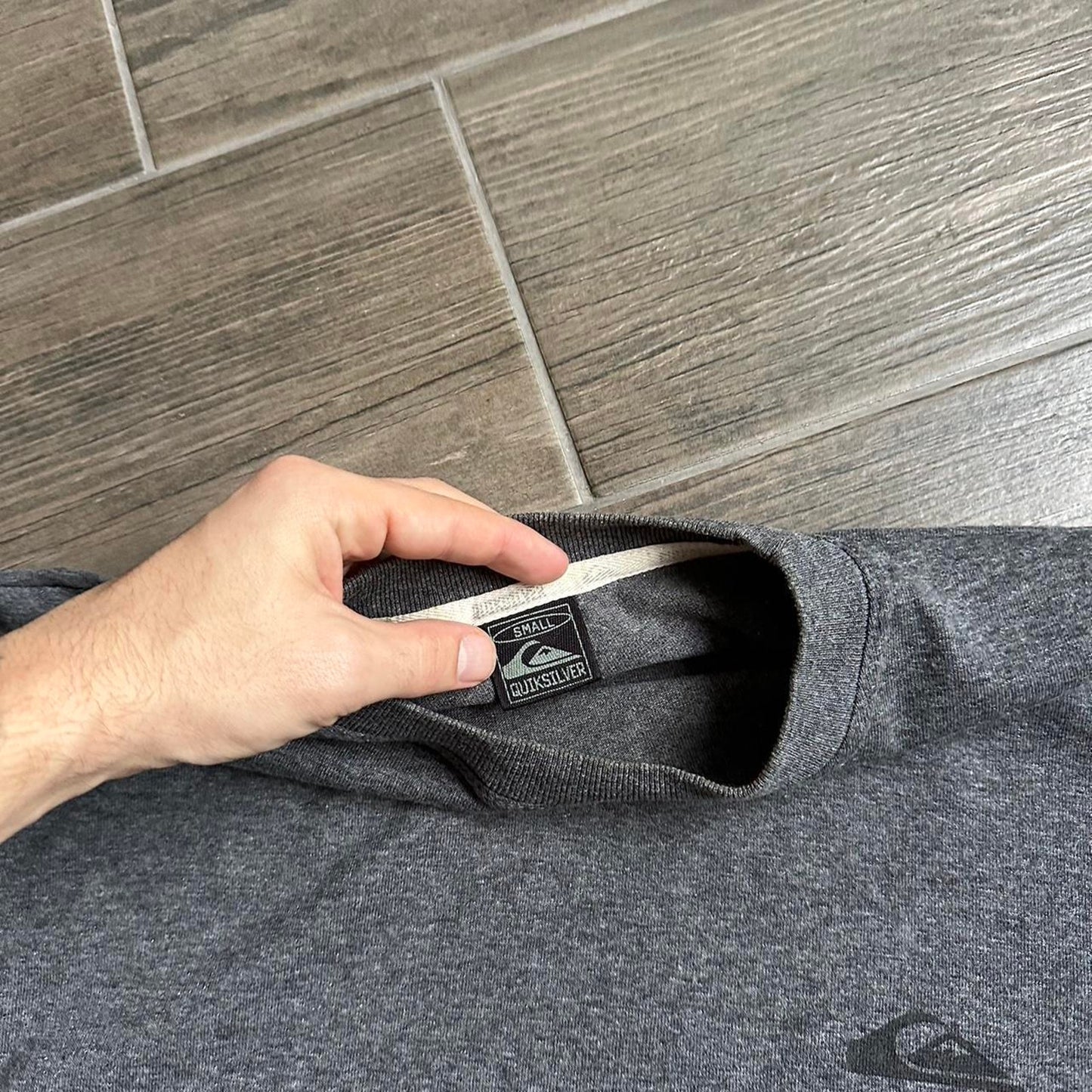 Quiksilver surf-wear y2k grey oversized S tee