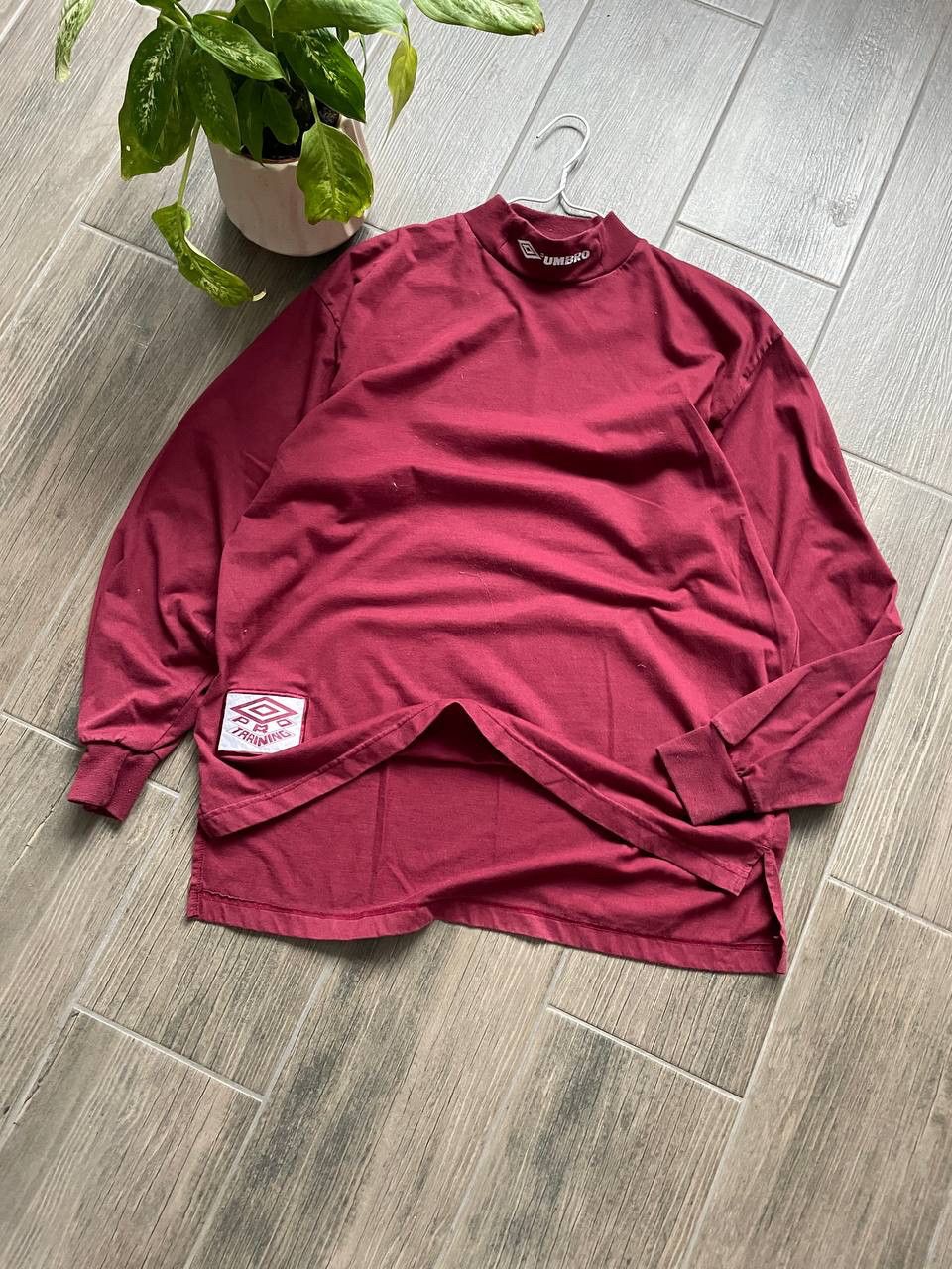 Umbro y2k burgundy vintage golf