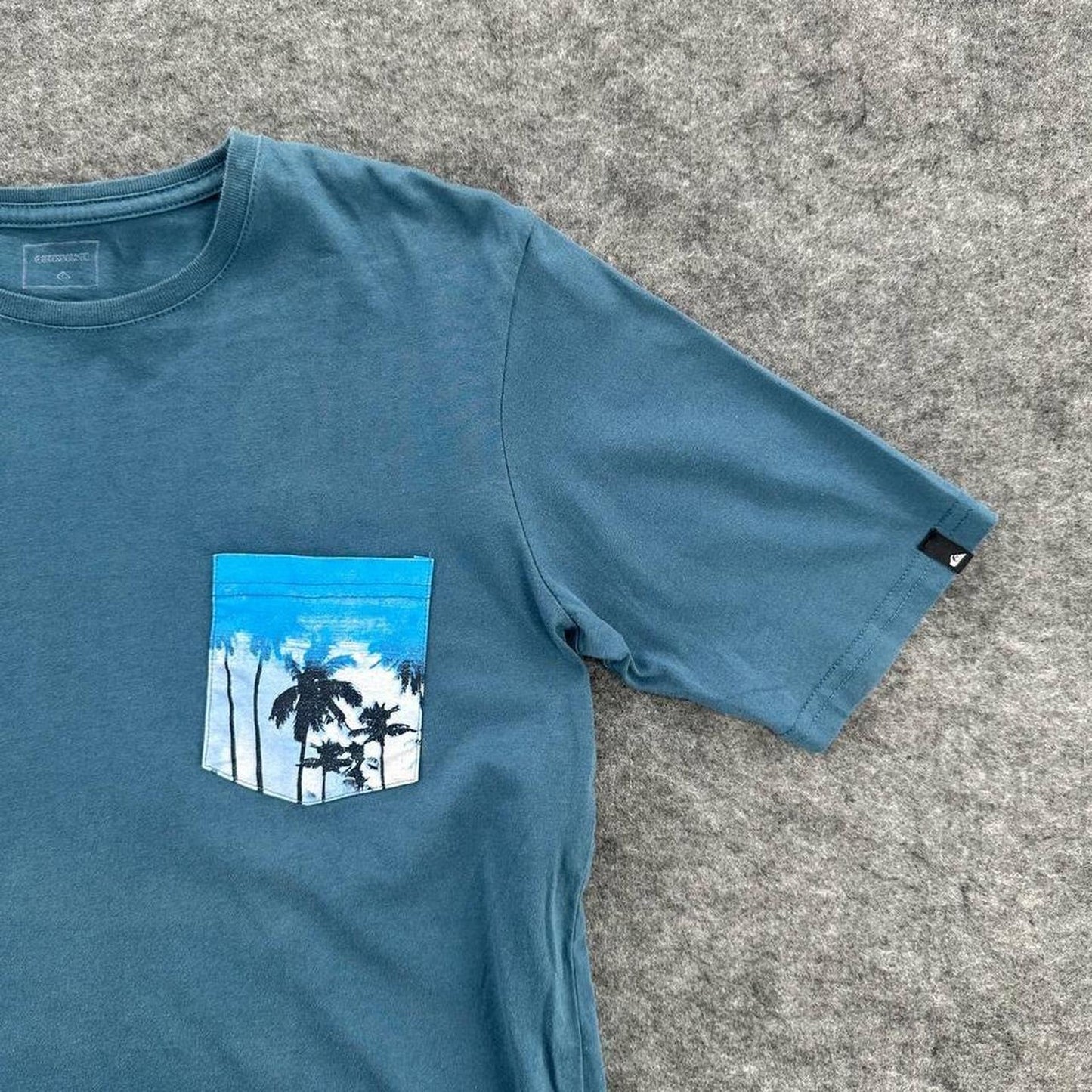 Quiksilver blue t shirt with palm