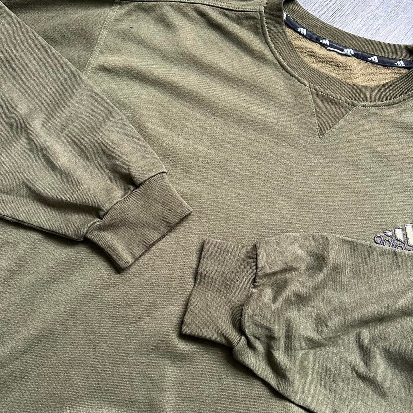 Adidas khaki L y2k baggy vintage sweatshirt