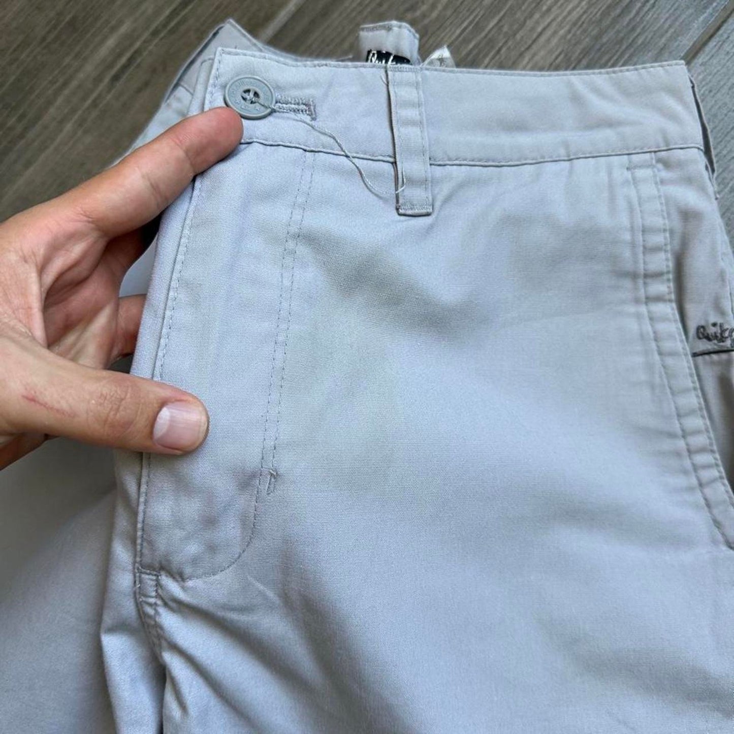 Quiksilver cream shorts size