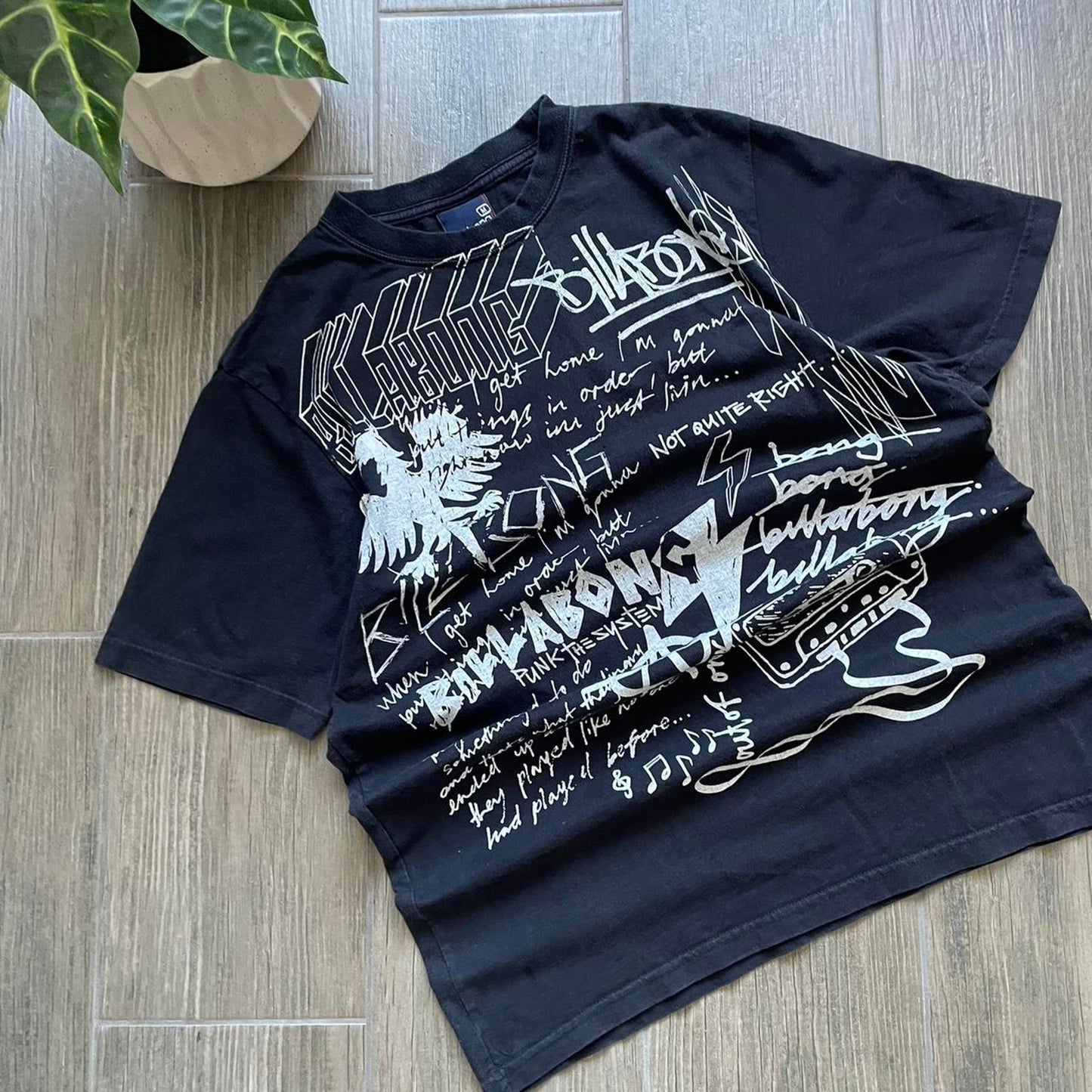 Billabong black baggy surf y2k tee