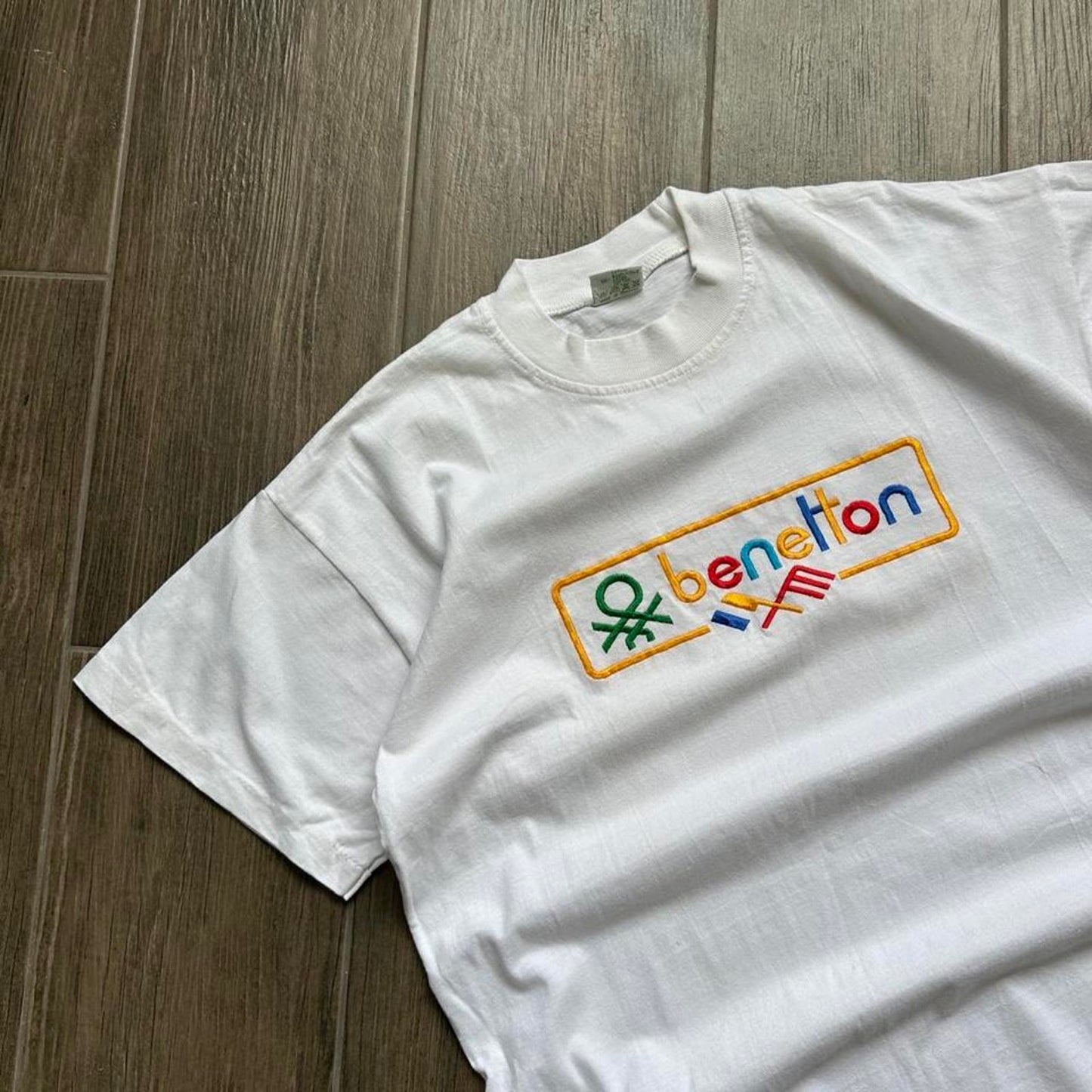 White vintage benetton t shirt