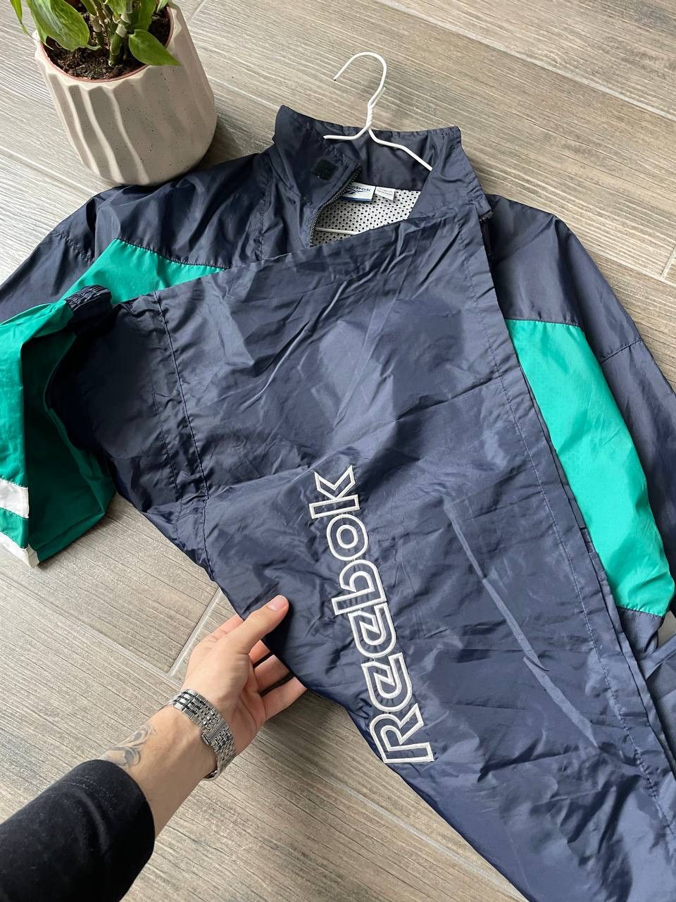 Reebok 90s vintage windbreaker jacket