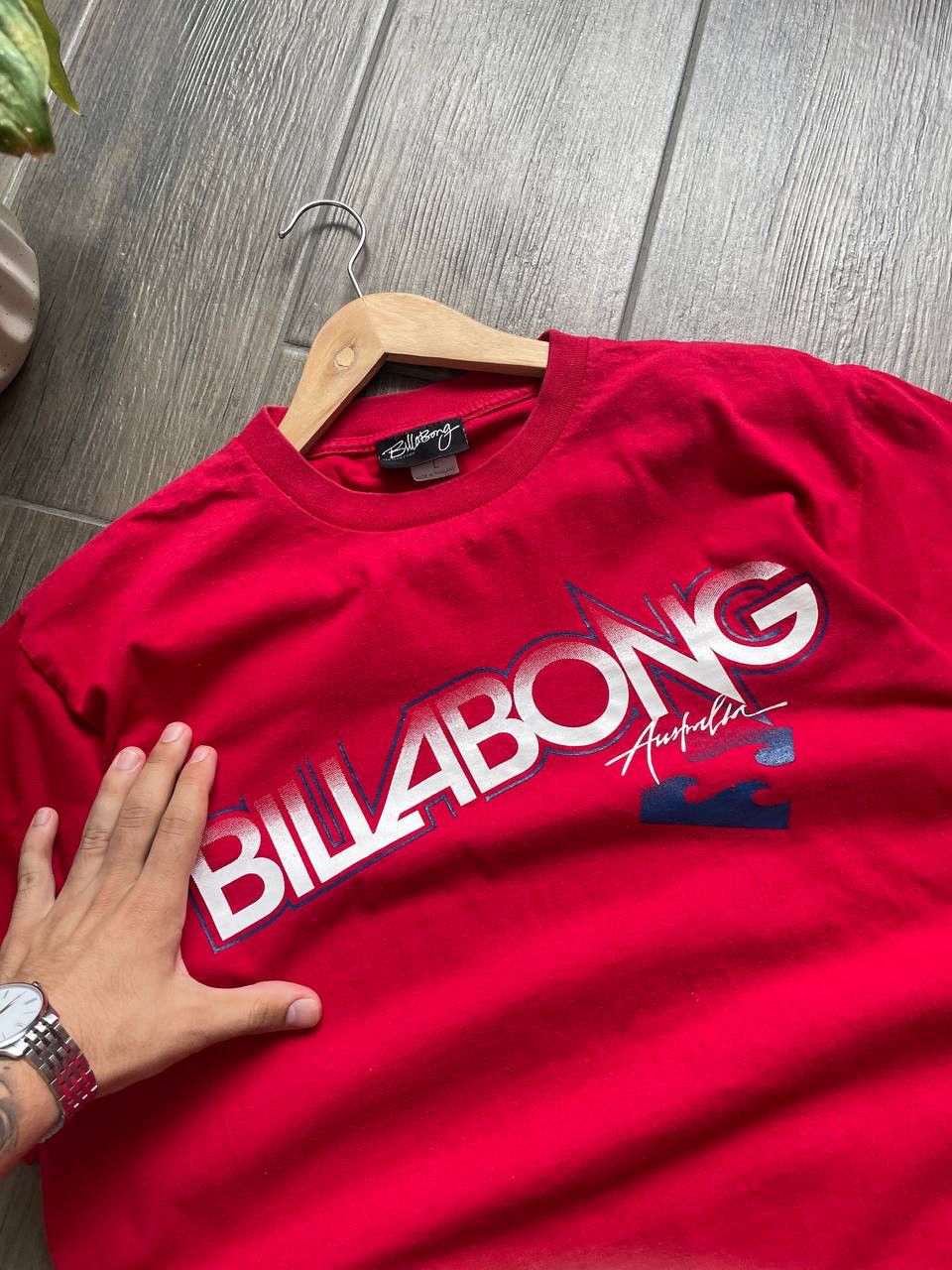 Billabong red y2k surf t-shirt