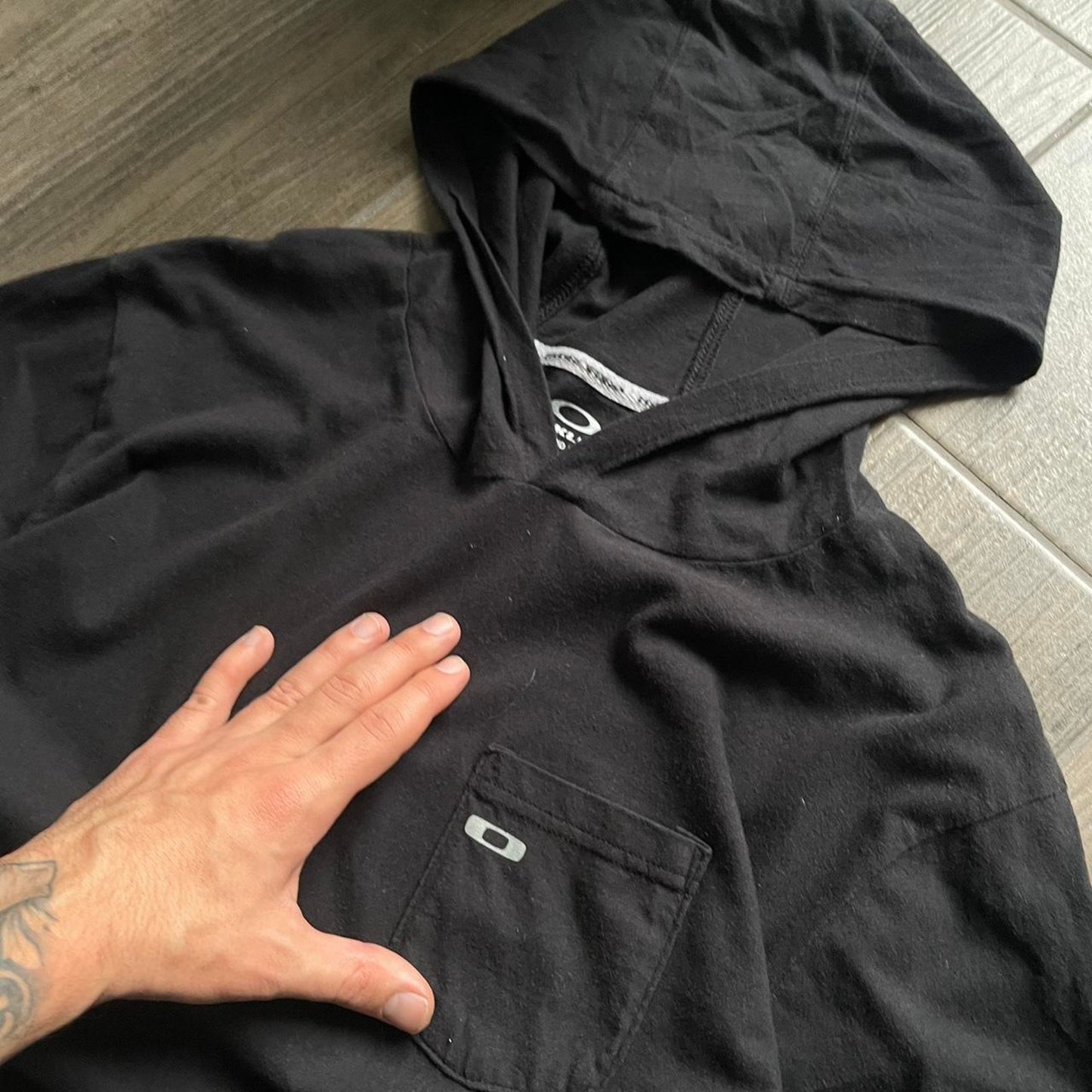 Oakley black light long sleeve L hoodie