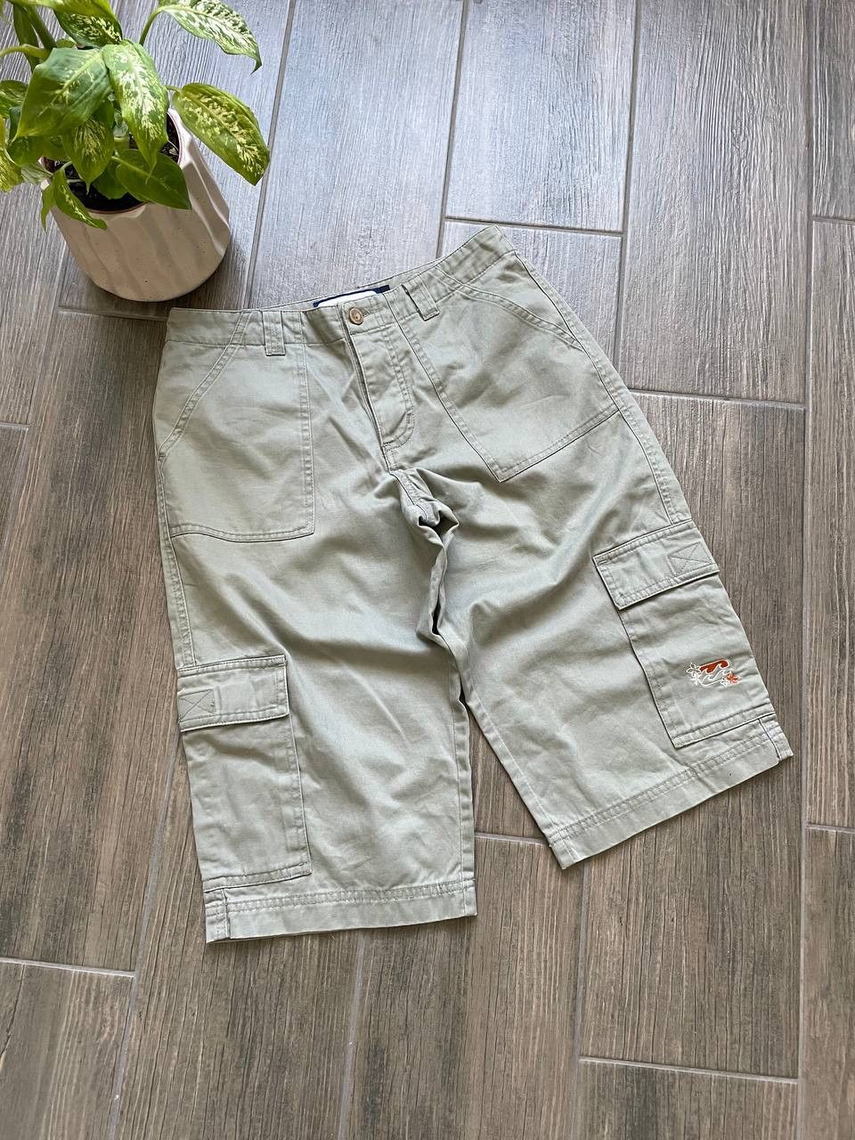 Billabong vintage women cargo shorts