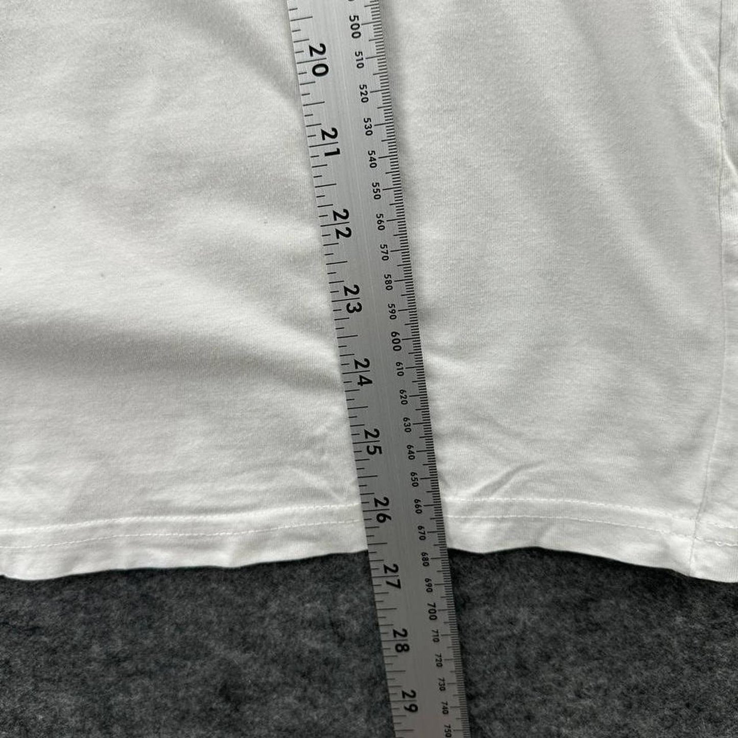 Quiksilver white t shirt with blue