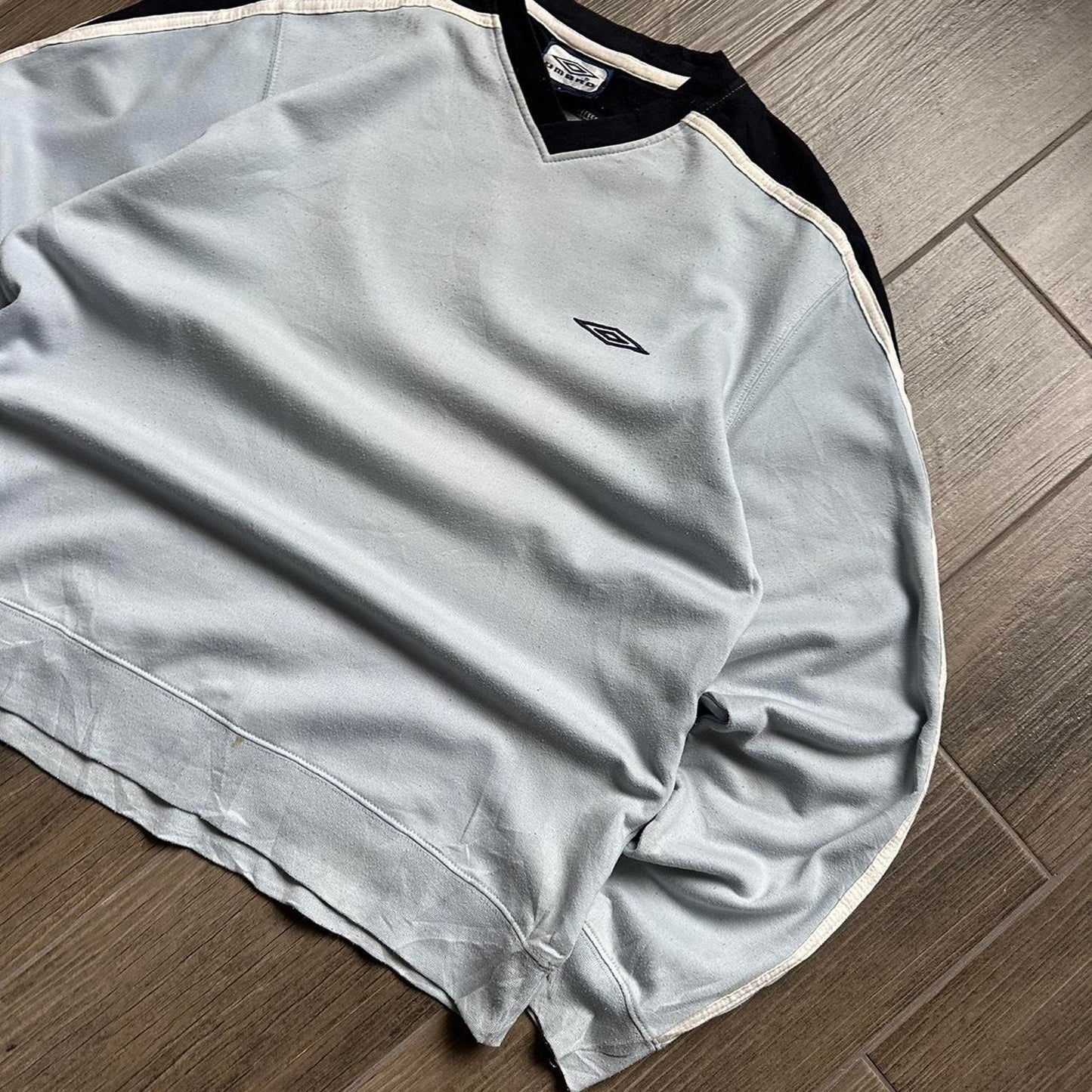 Umbro blue v neck oversized y2k sport L sweatshirt