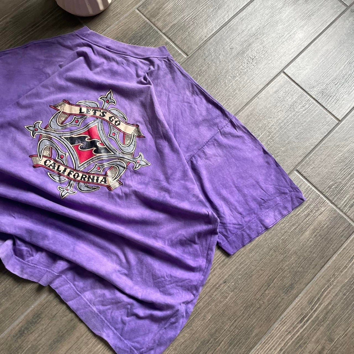 Billabong style 90s baggy tee