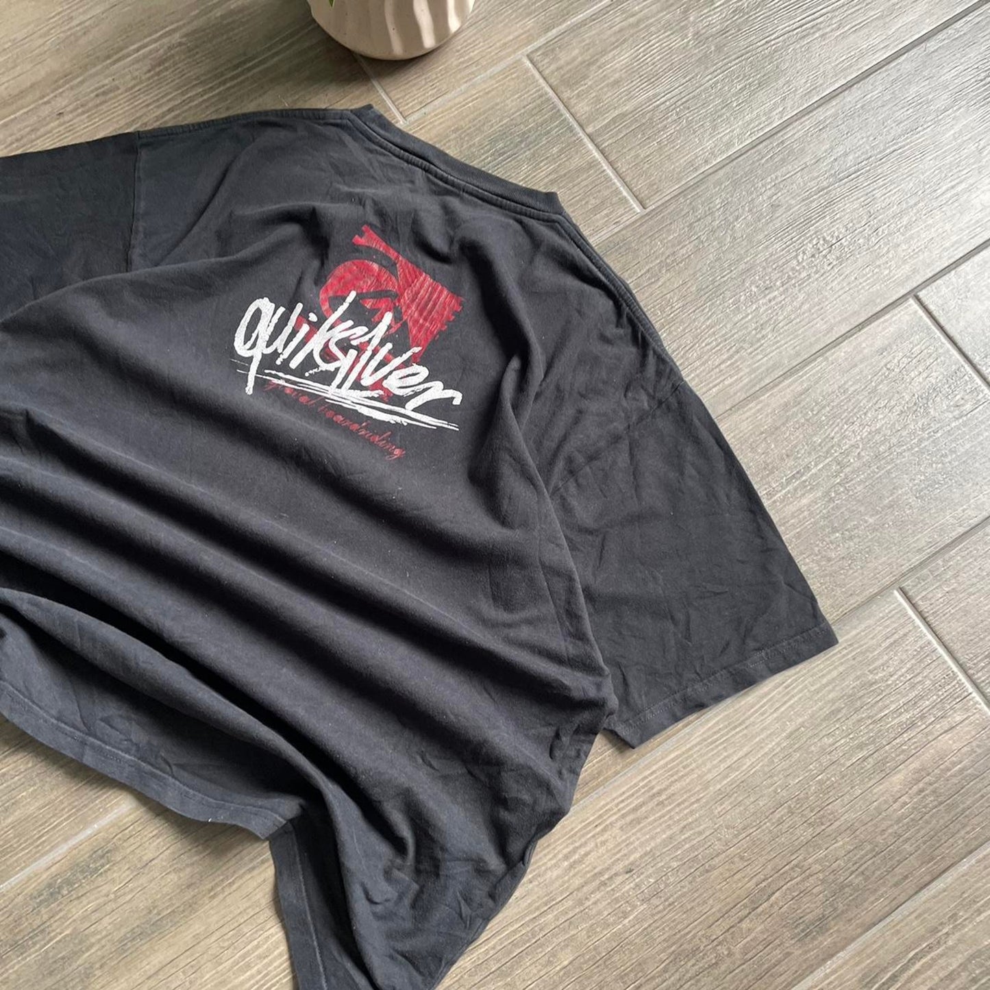 Quiksilver black baggy vintage tee