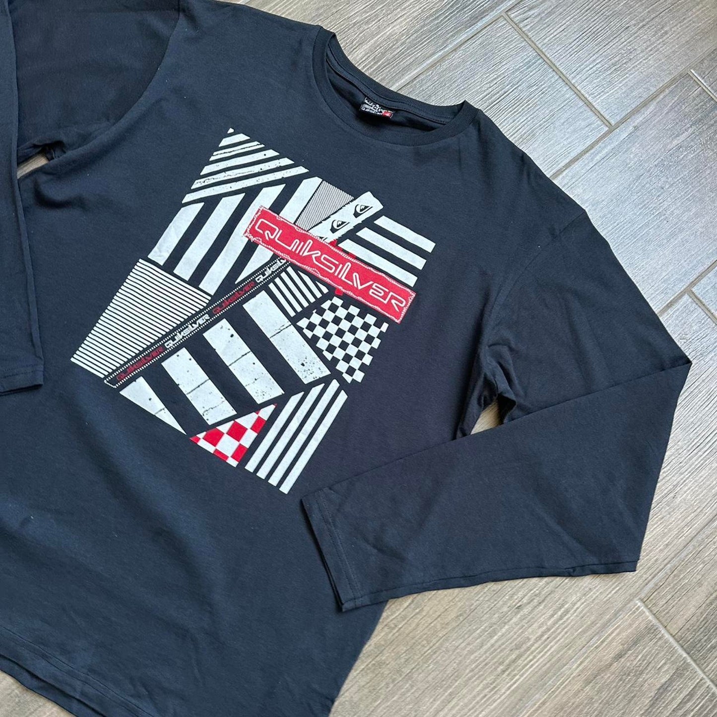 Quiksilver black long sleeve shirt